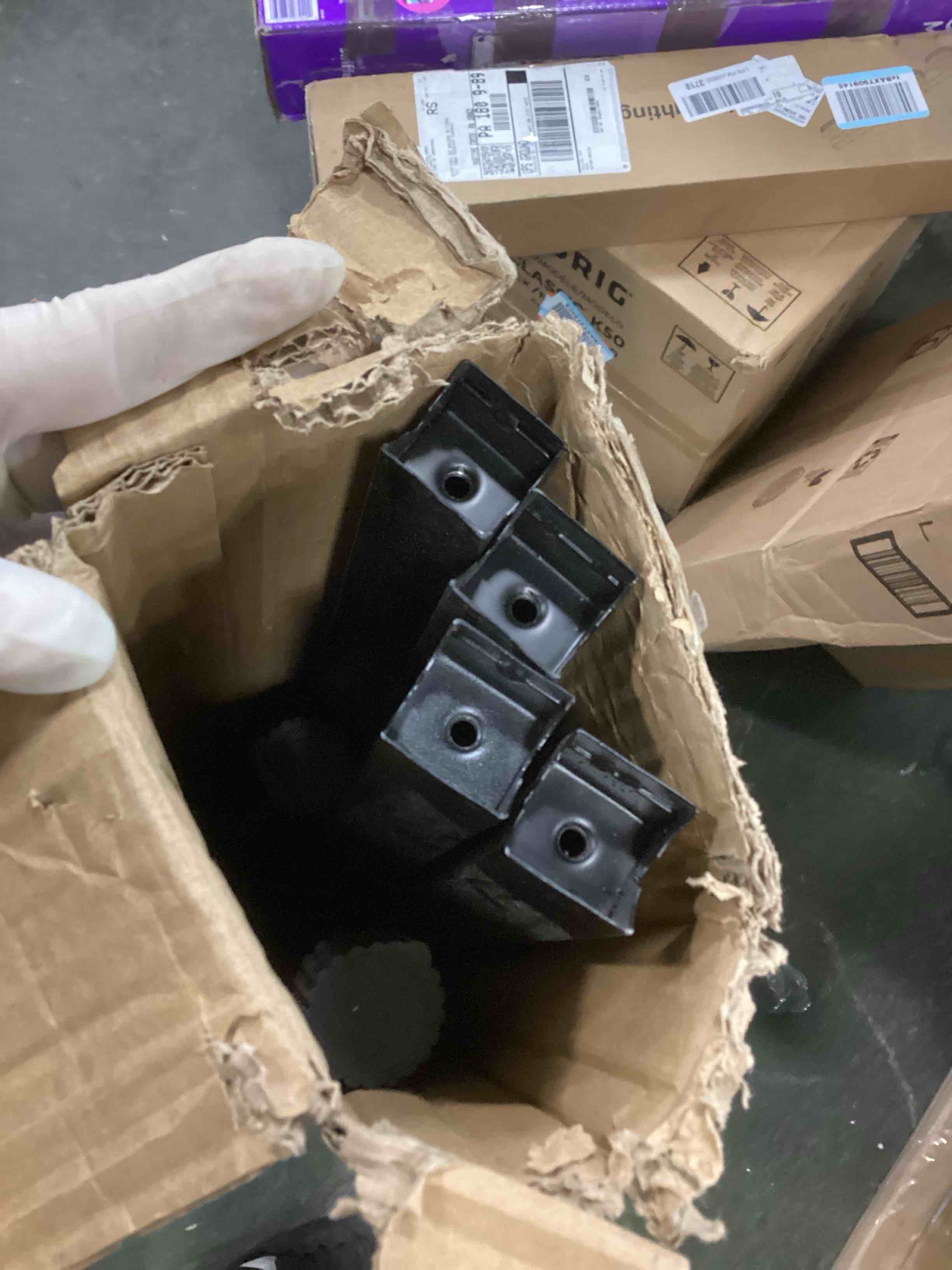 https://s3.amazonaws.com/lotting-images-prod/bidfta/TEA0543295_1731949096716.jpeg