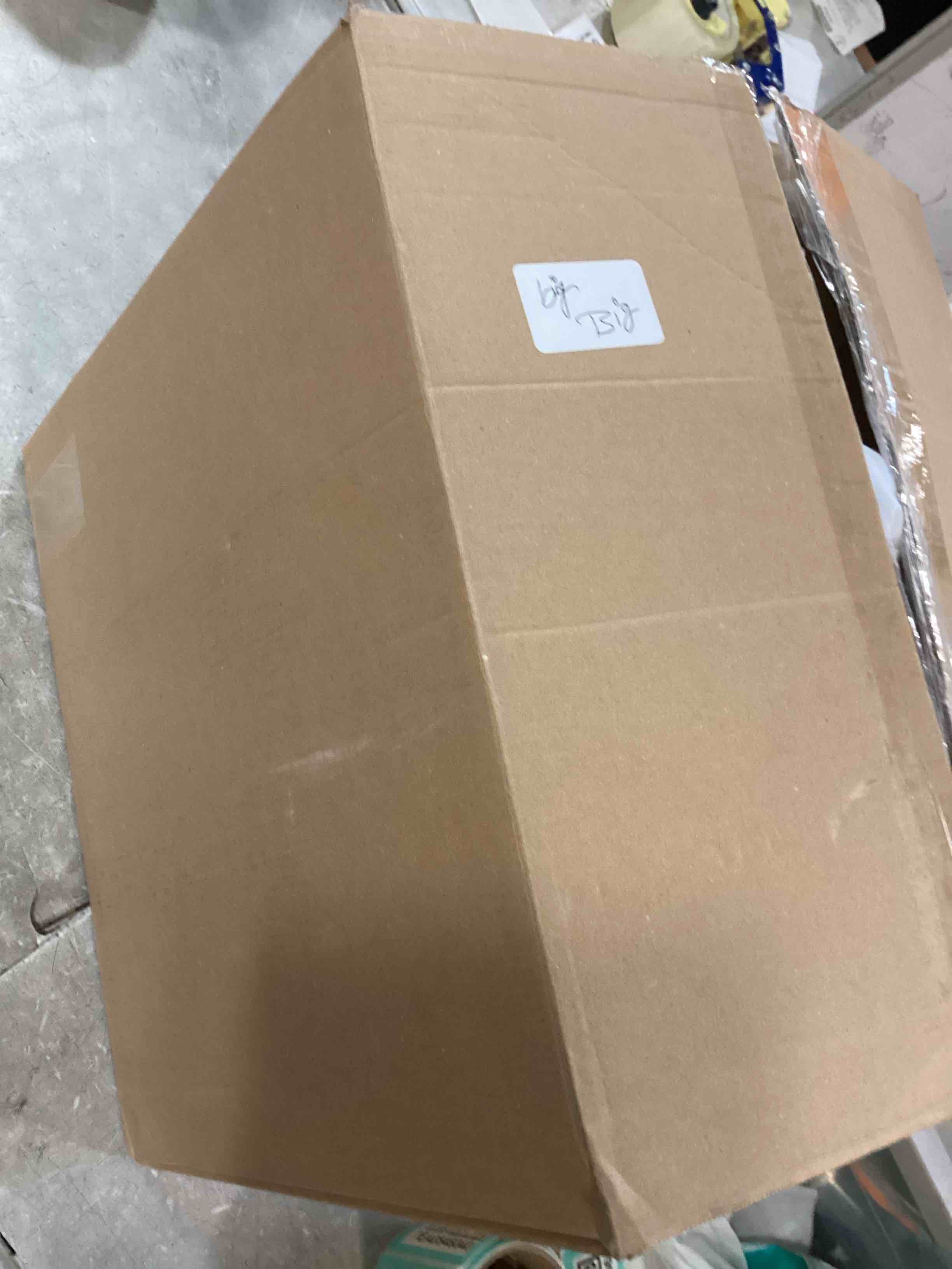 https://s3.amazonaws.com/lotting-images-prod/bidfta/TEA0546047_1730838296711.jpeg