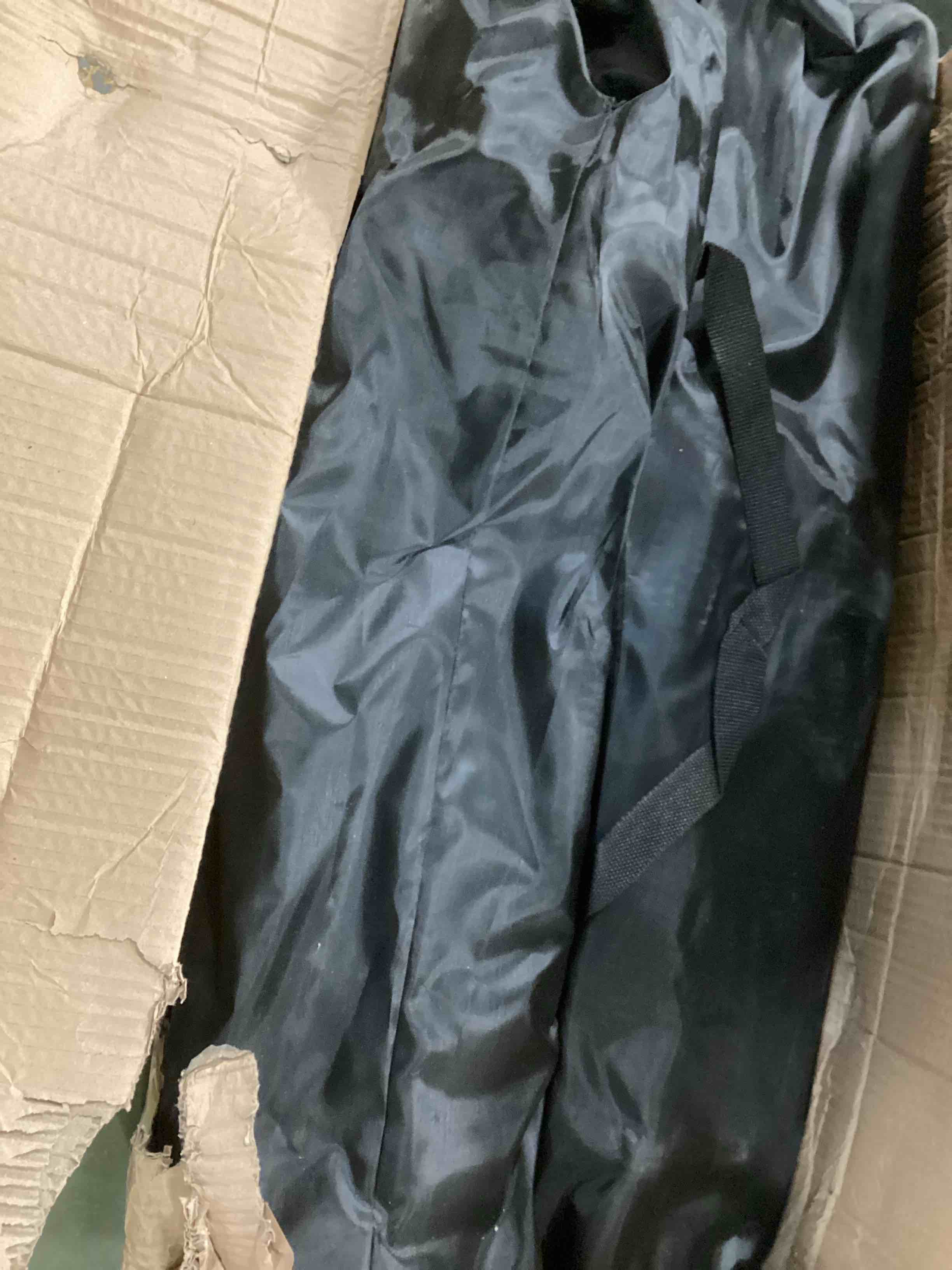 https://s3.amazonaws.com/lotting-images-prod/bidfta/TEA0547011_1730377935685.jpeg