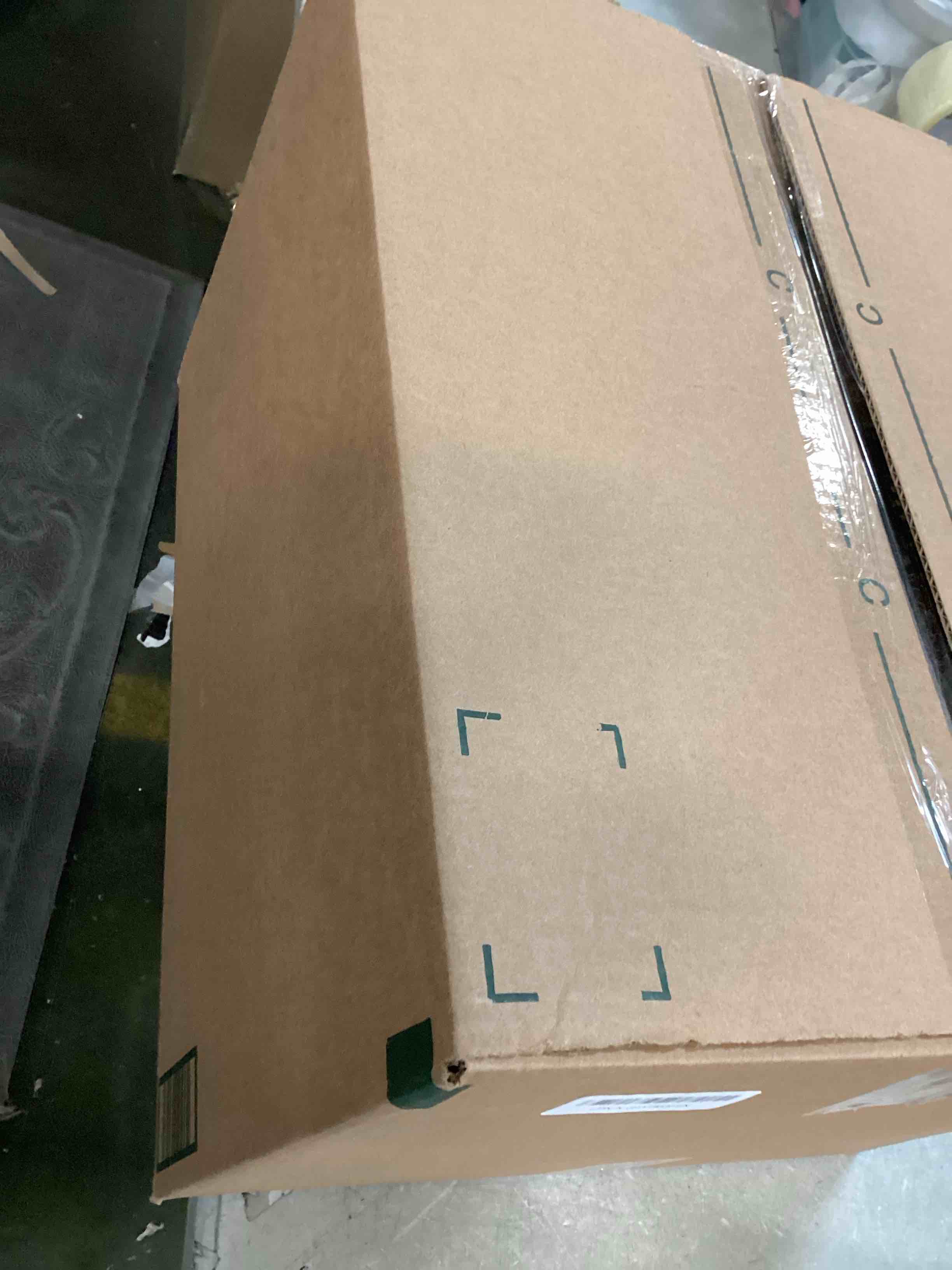 https://s3.amazonaws.com/lotting-images-prod/bidfta/TEA0547587_1730214973167.jpeg