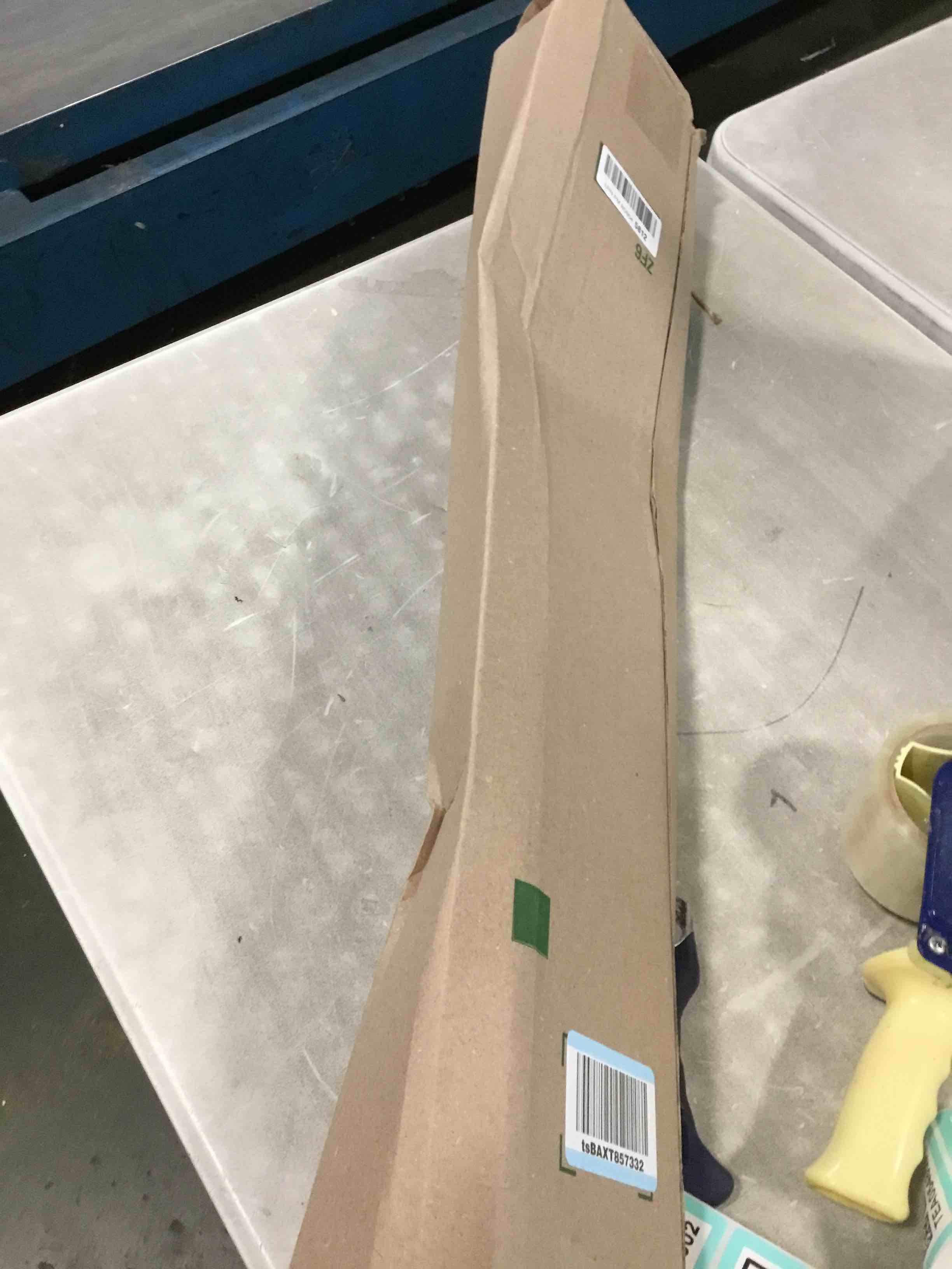 https://s3.amazonaws.com/lotting-images-prod/bidfta/TEA0548599_1731087391372.jpeg
