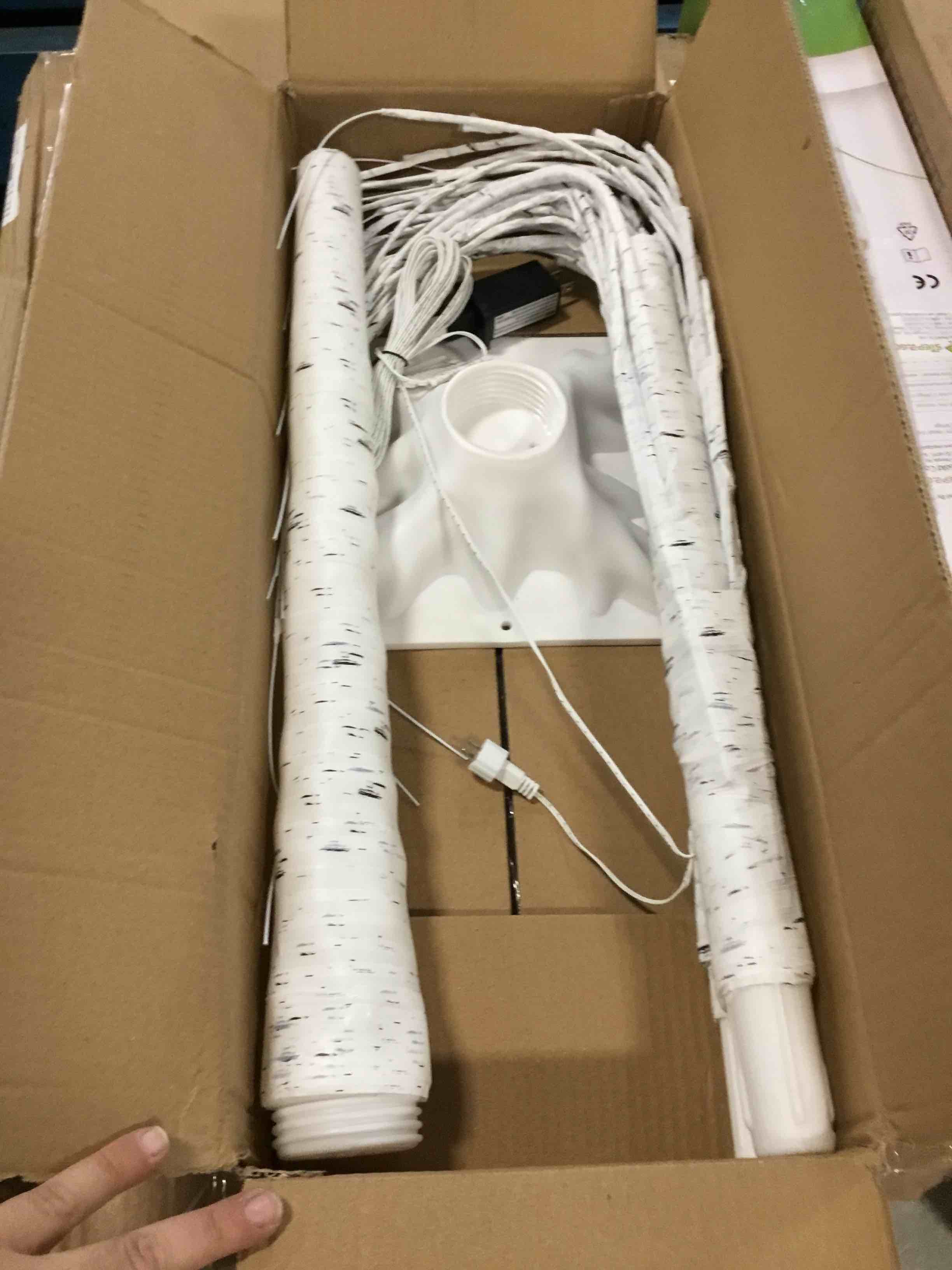 https://s3.amazonaws.com/lotting-images-prod/bidfta/TEA0548634_1731082477955.jpeg