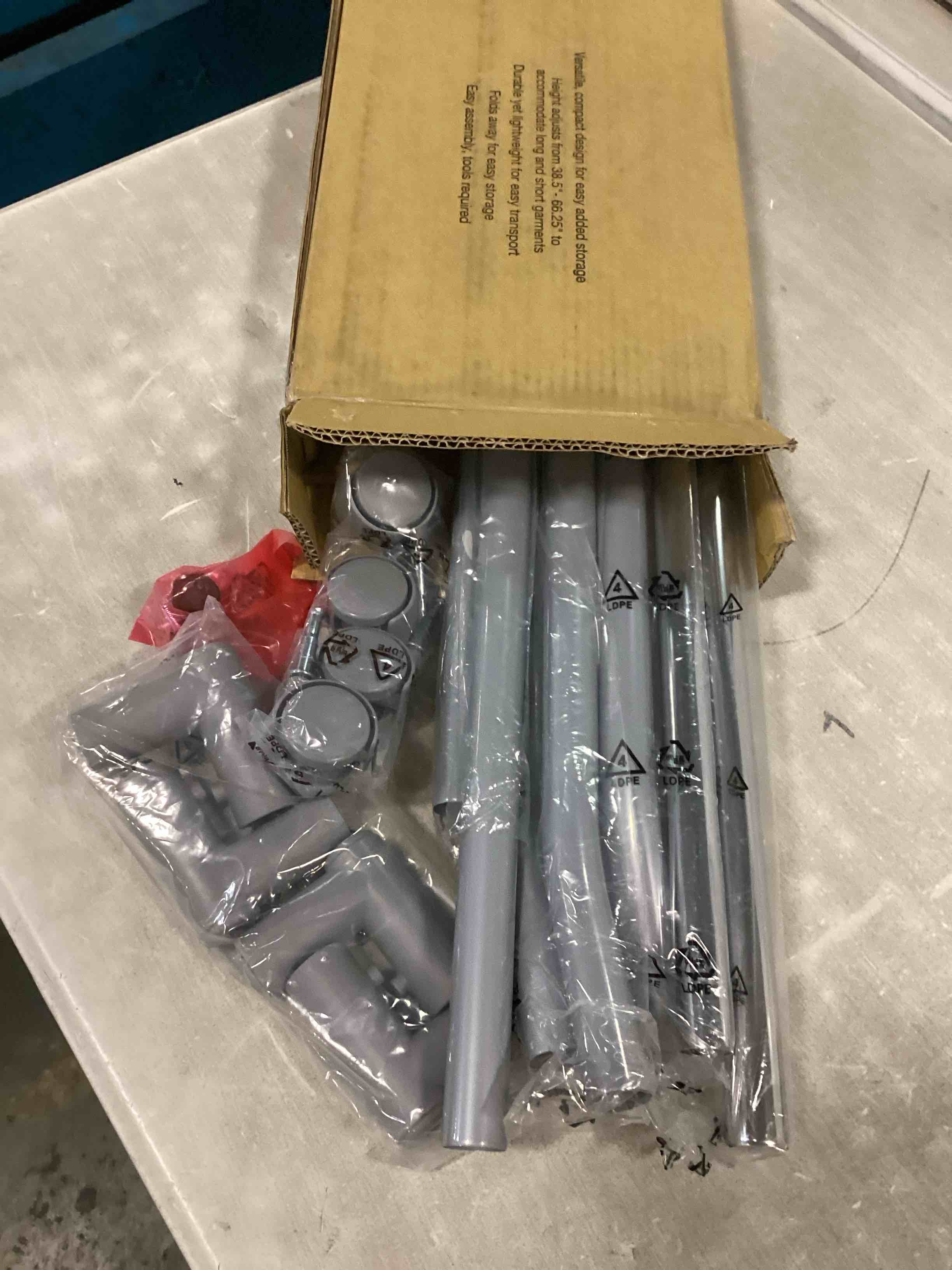 https://s3.amazonaws.com/lotting-images-prod/bidfta/TEA0548991_1730857278657.jpeg