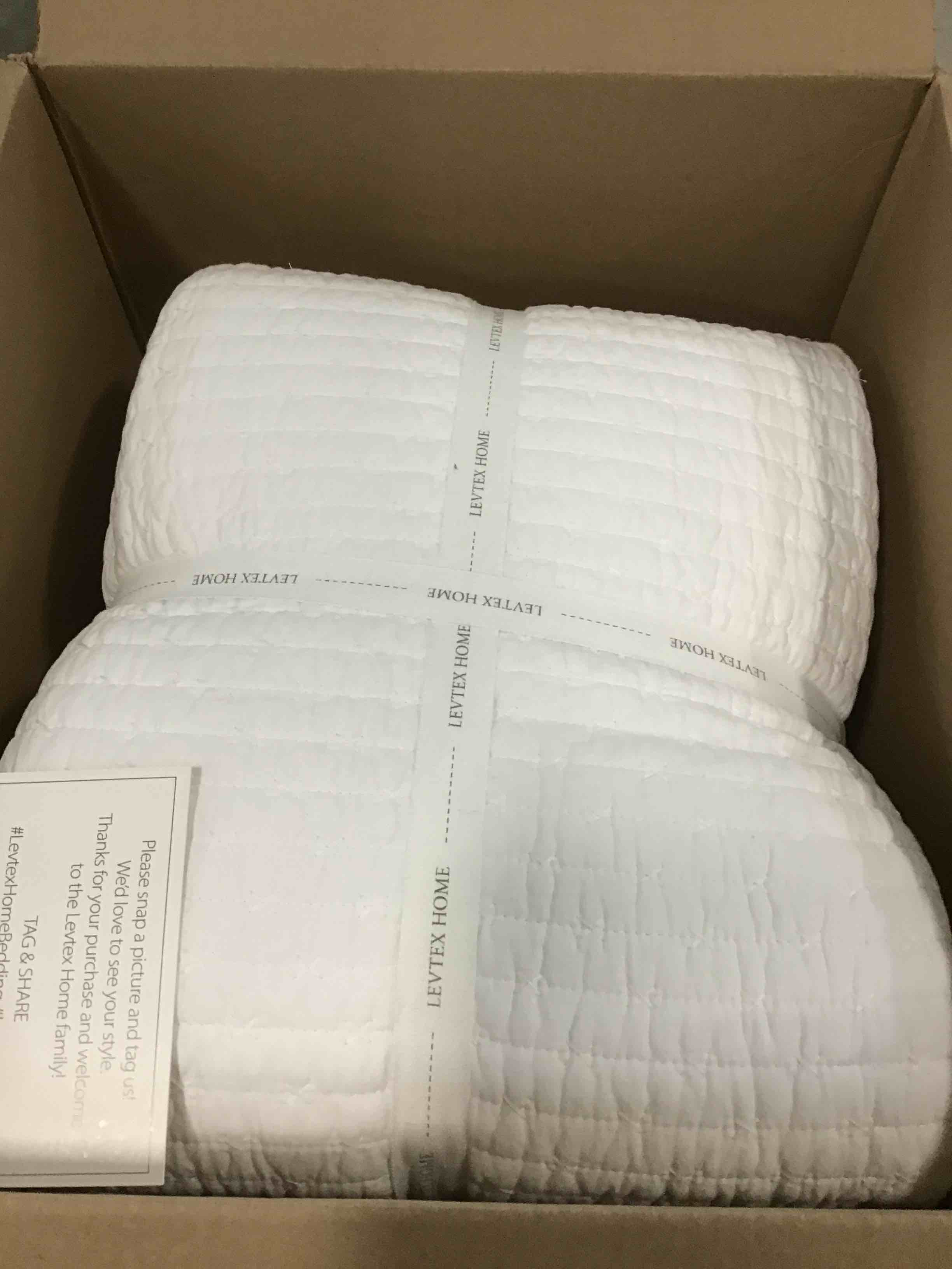 https://s3.amazonaws.com/lotting-images-prod/bidfta/TEA0549428_1730505897131.jpeg