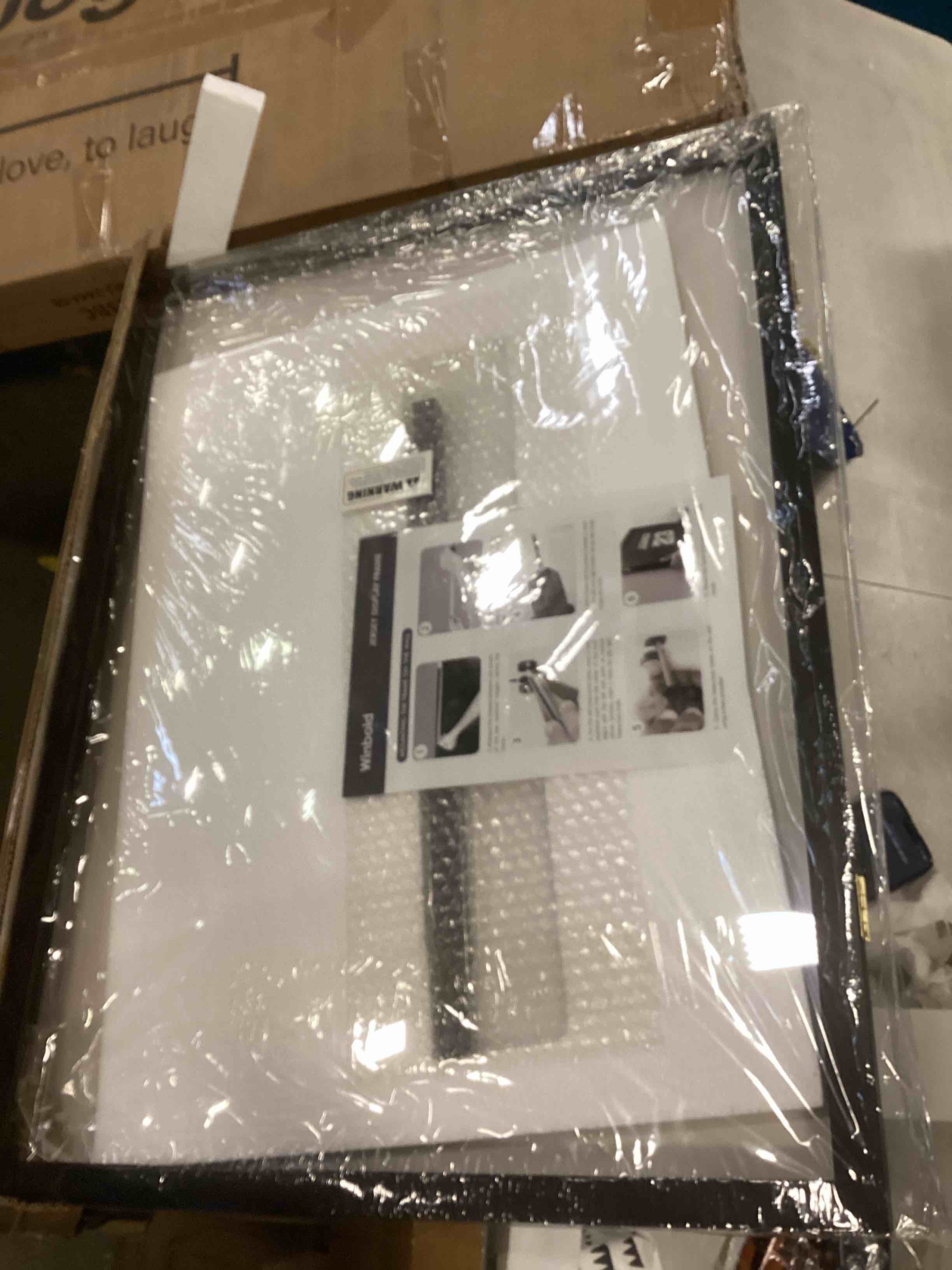 https://s3.amazonaws.com/lotting-images-prod/bidfta/TEA0550568_1731334636663.jpeg