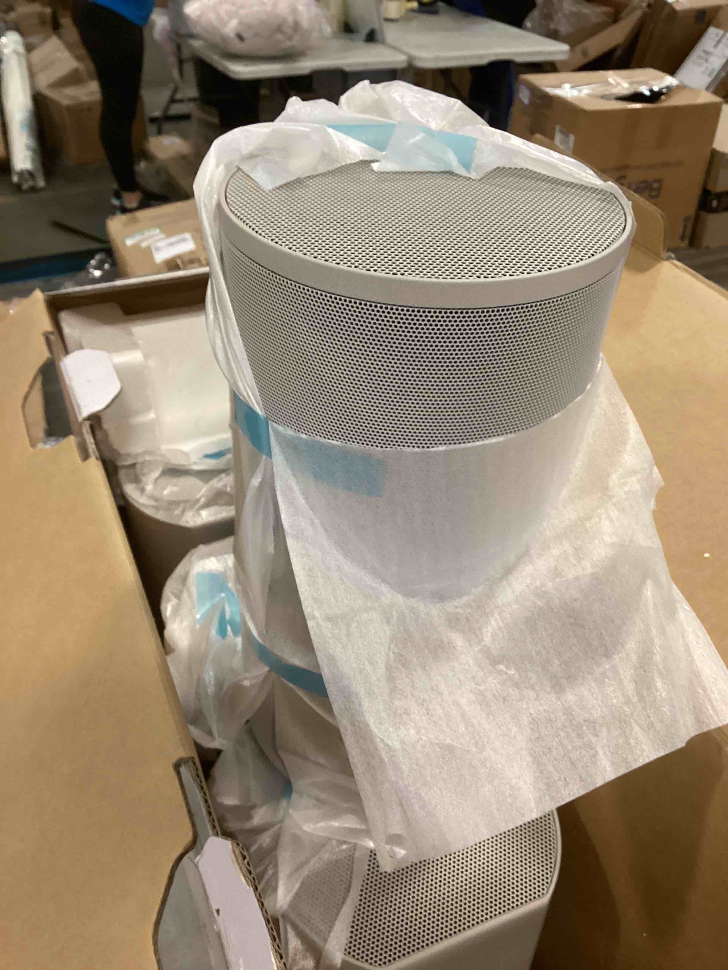 https://s3.amazonaws.com/lotting-images-prod/bidfta/TEA0551314_1730824322388.jpeg