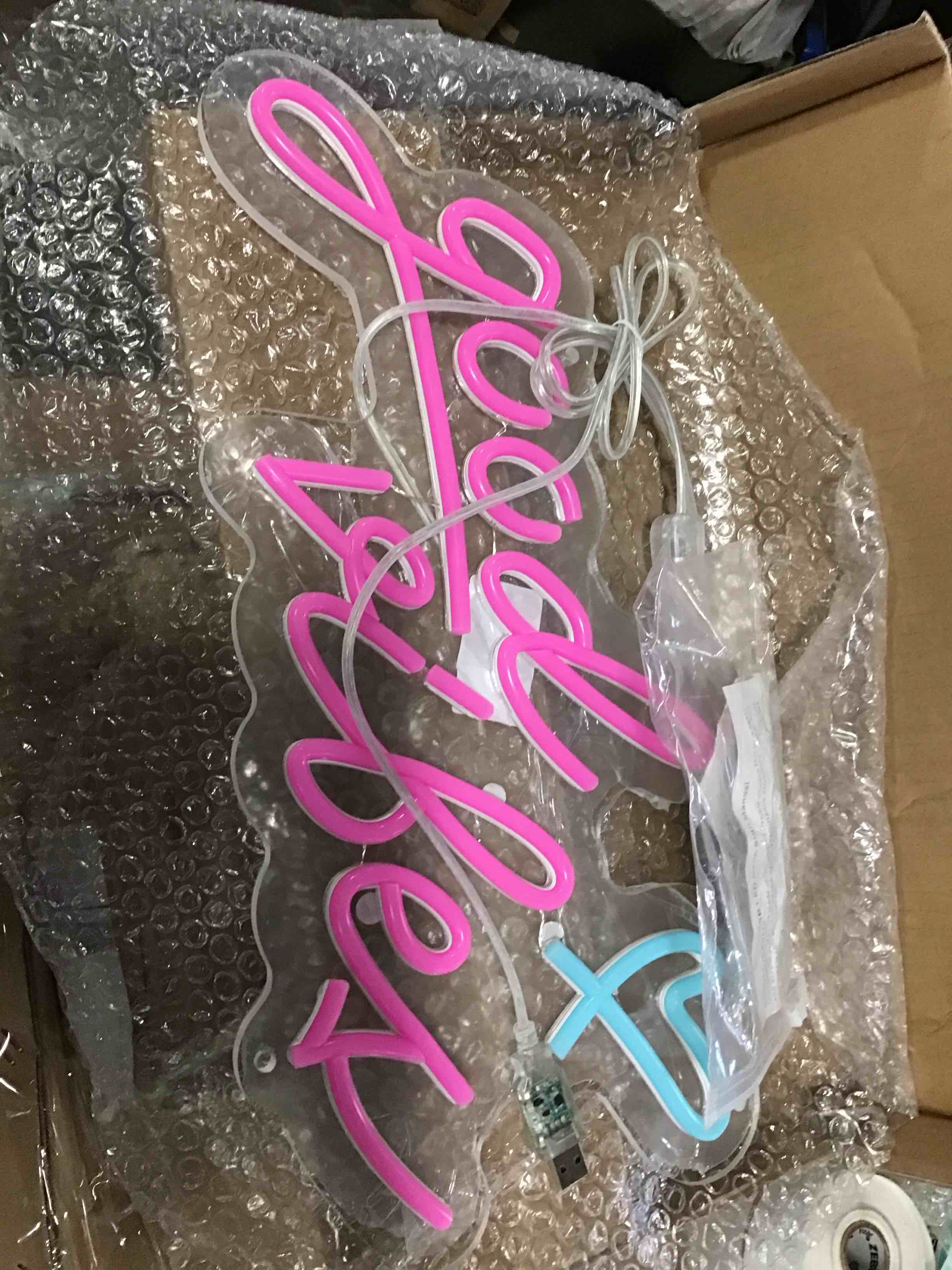 https://s3.amazonaws.com/lotting-images-prod/bidfta/TEA0553677_1730920883103.jpeg