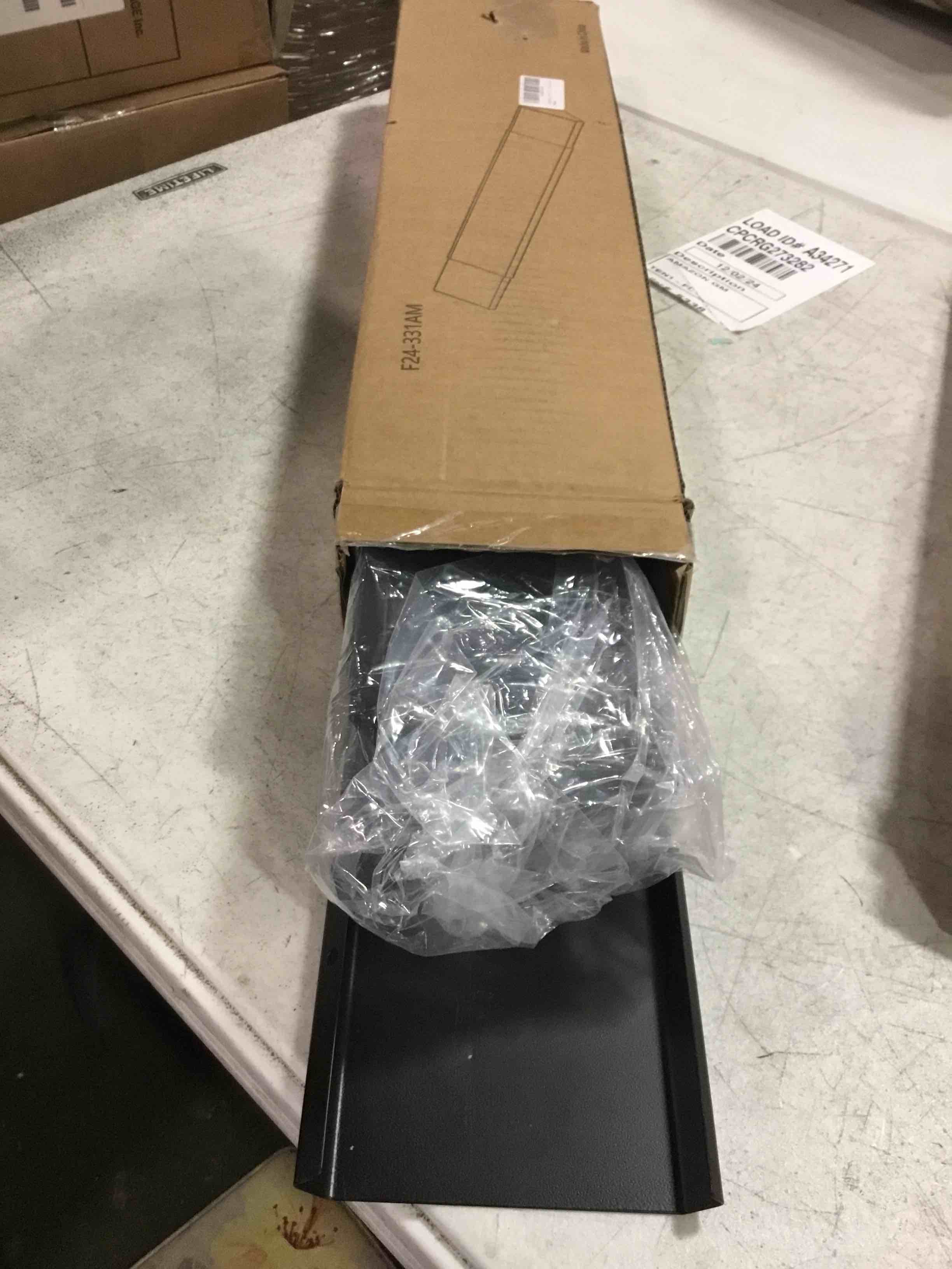 https://s3.amazonaws.com/lotting-images-prod/bidfta/TEA0554169_1733251613806.jpeg