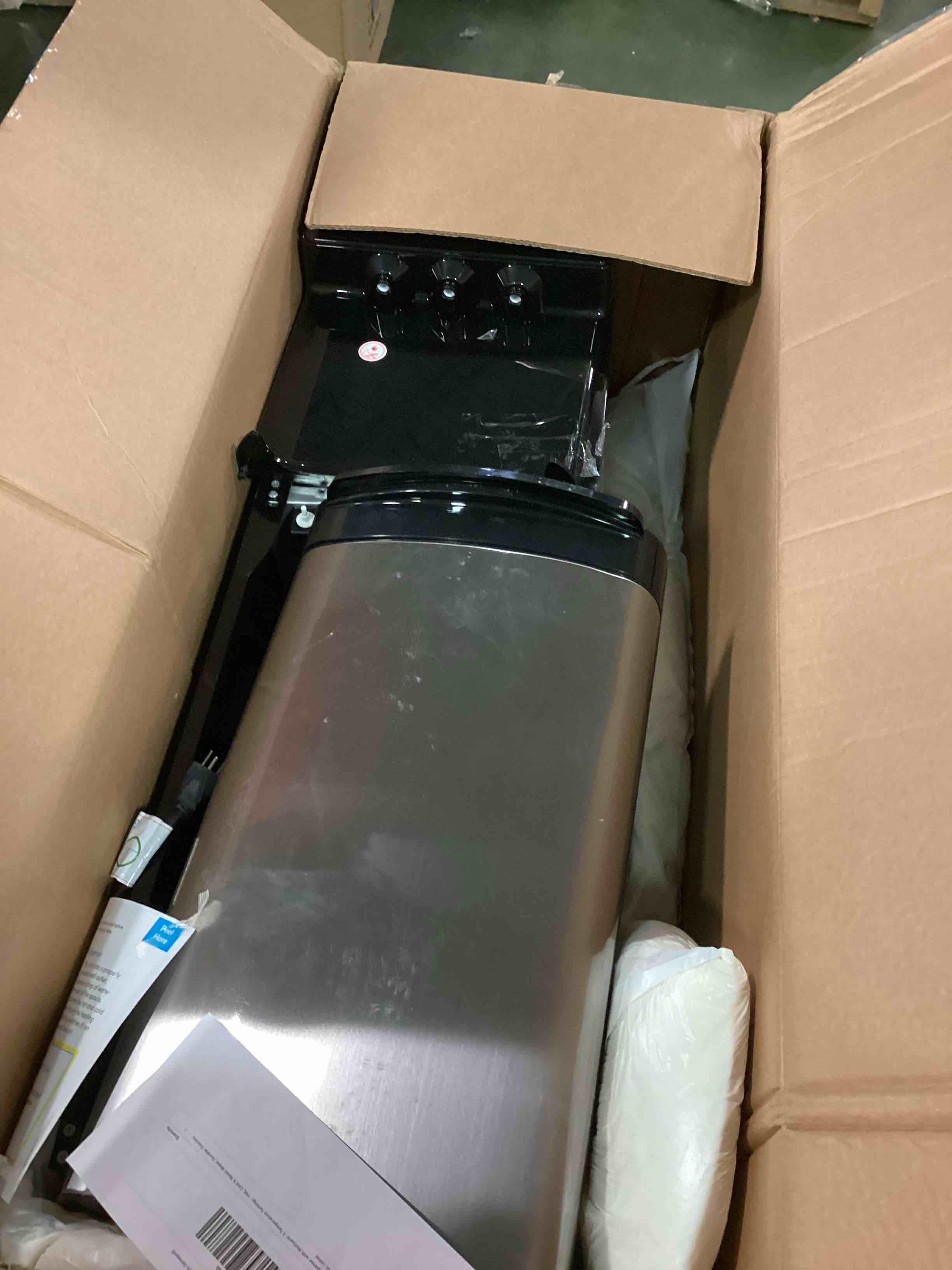 https://s3.amazonaws.com/lotting-images-prod/bidfta/TEA0554755_1732730469433.jpeg