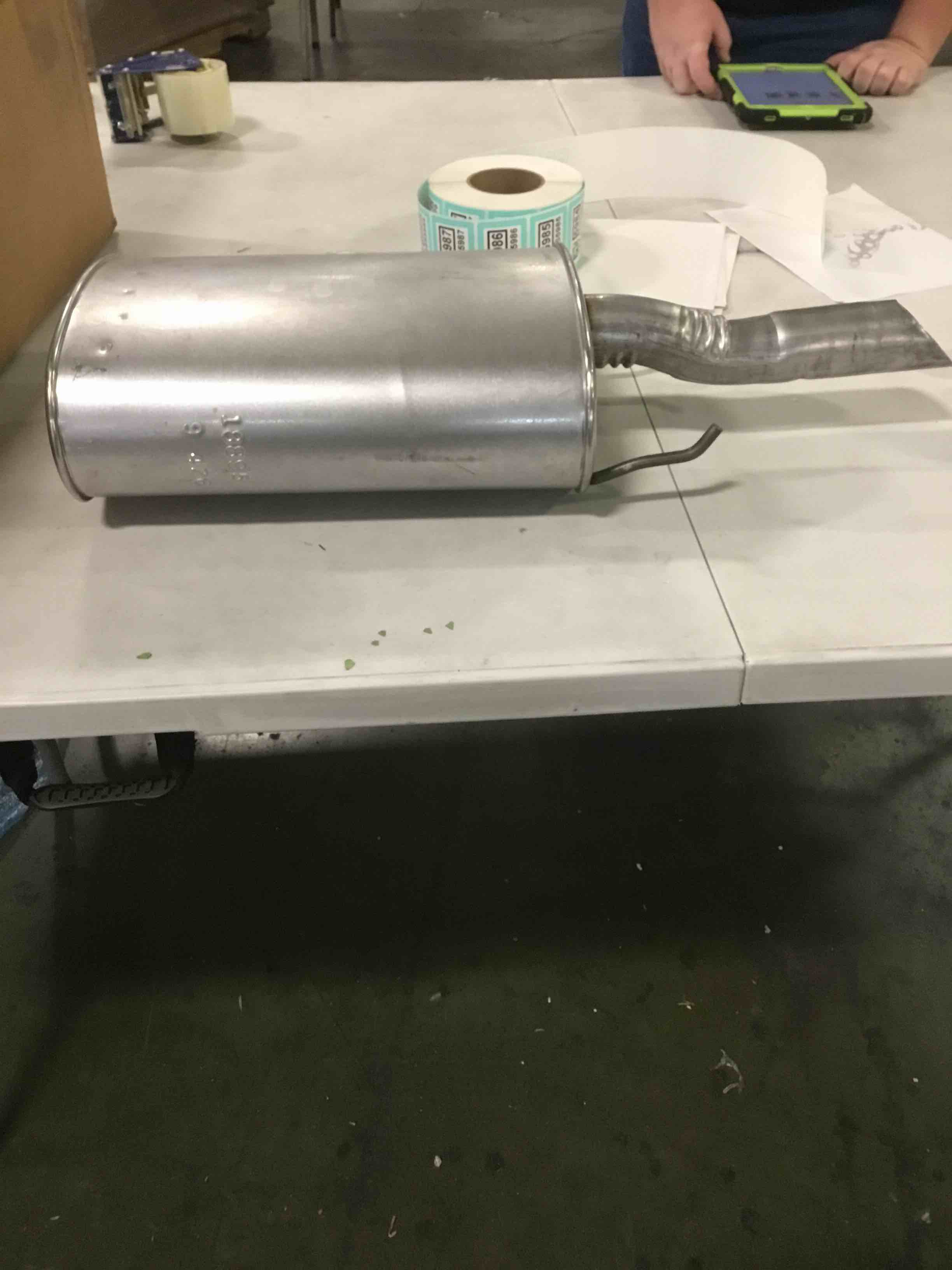 https://s3.amazonaws.com/lotting-images-prod/bidfta/TEA0555992_1730901383302.jpeg