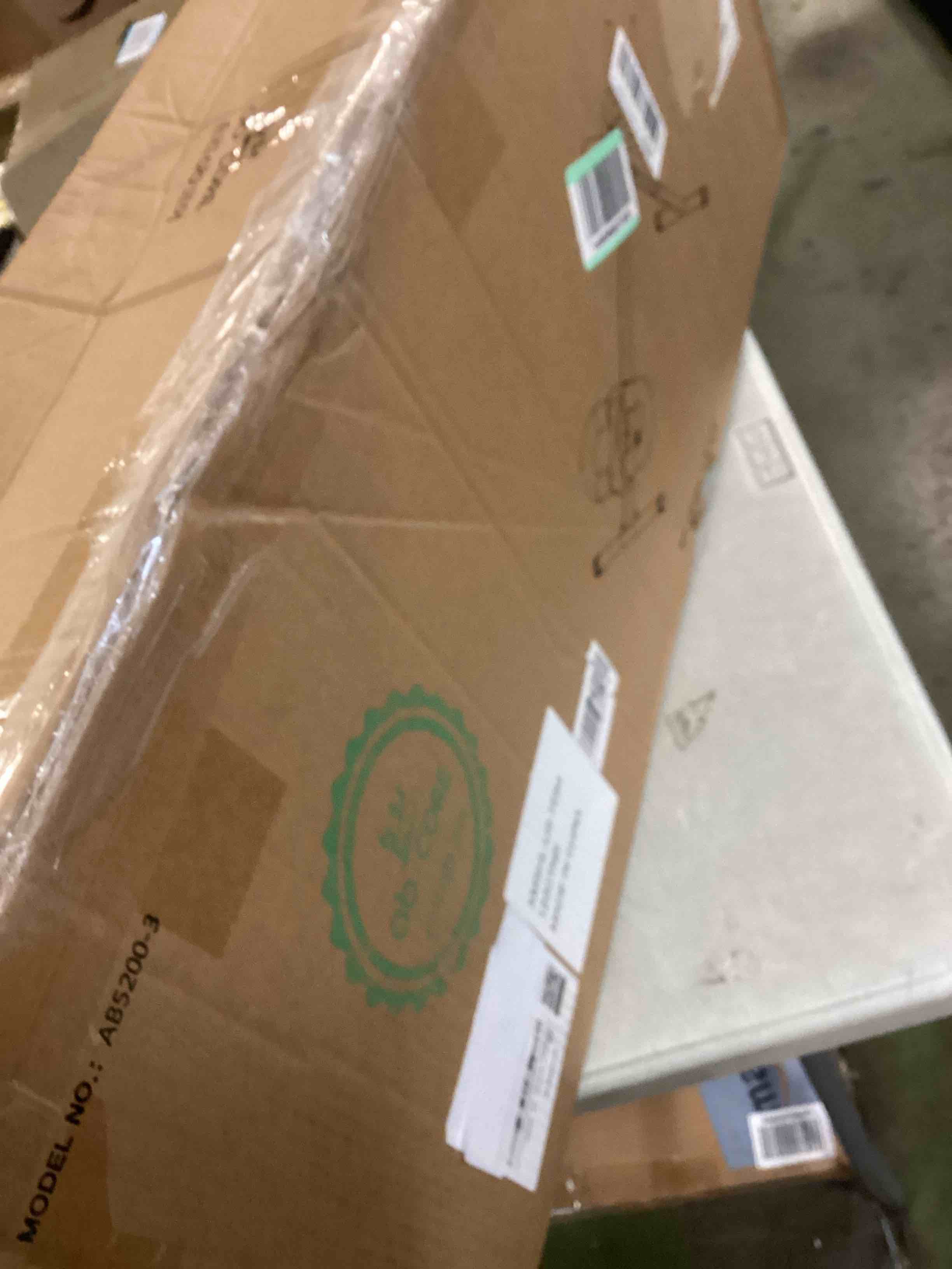 https://s3.amazonaws.com/lotting-images-prod/bidfta/TEA0556598_1732033715684.jpeg