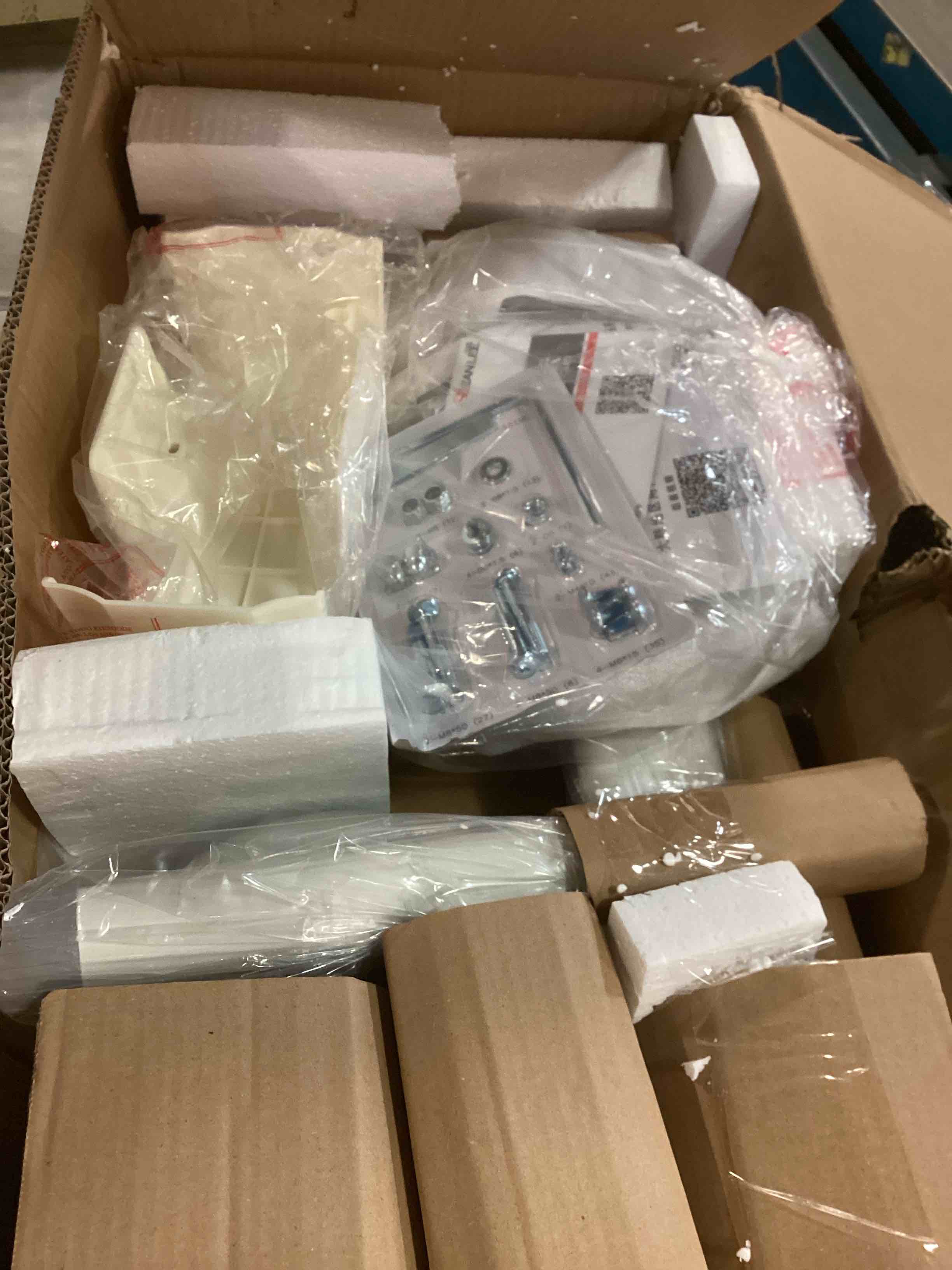 https://s3.amazonaws.com/lotting-images-prod/bidfta/TEA0556598_1732033738106.jpeg