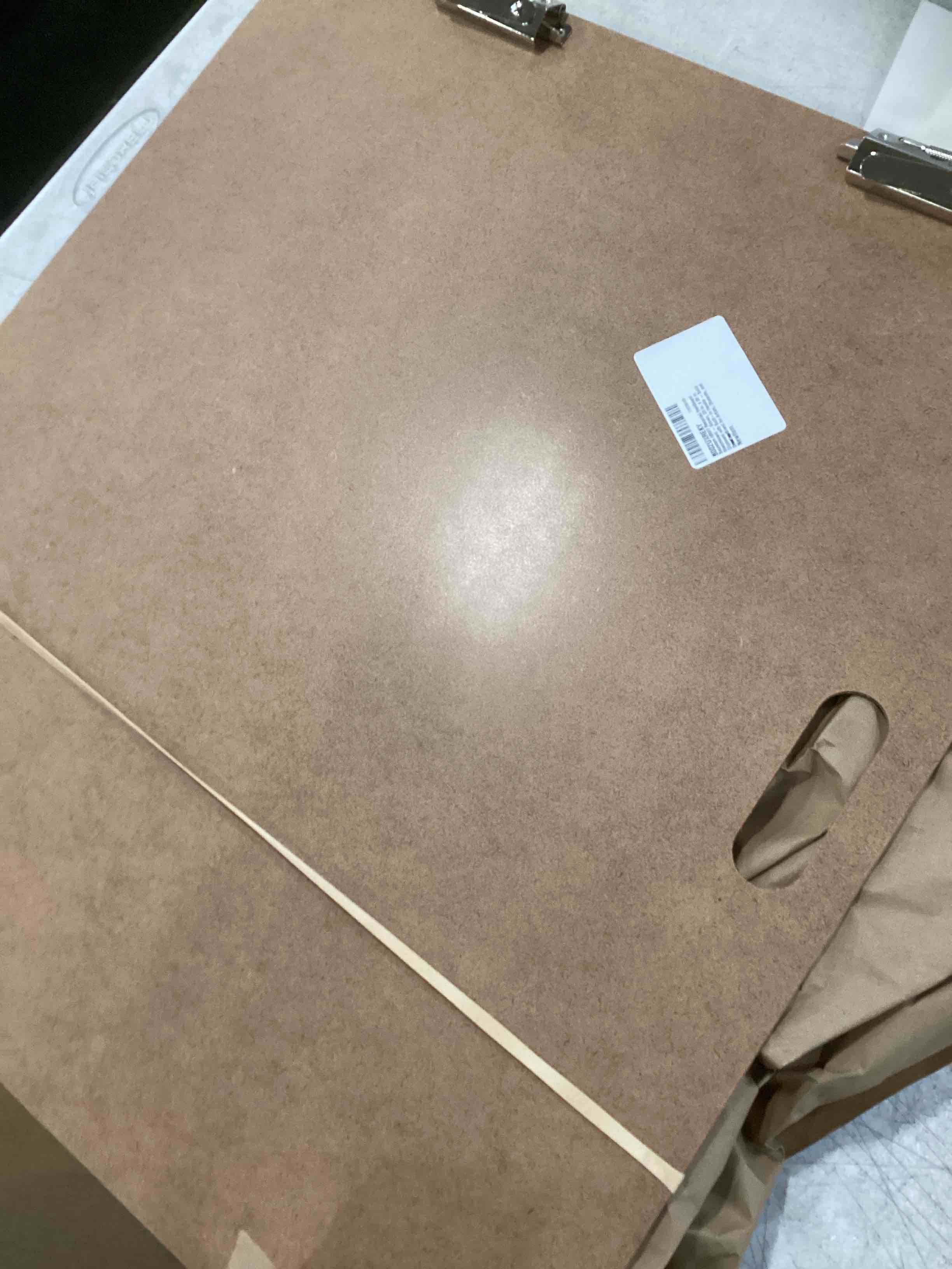 https://s3.amazonaws.com/lotting-images-prod/bidfta/TEA0557684_1731439430885.jpeg