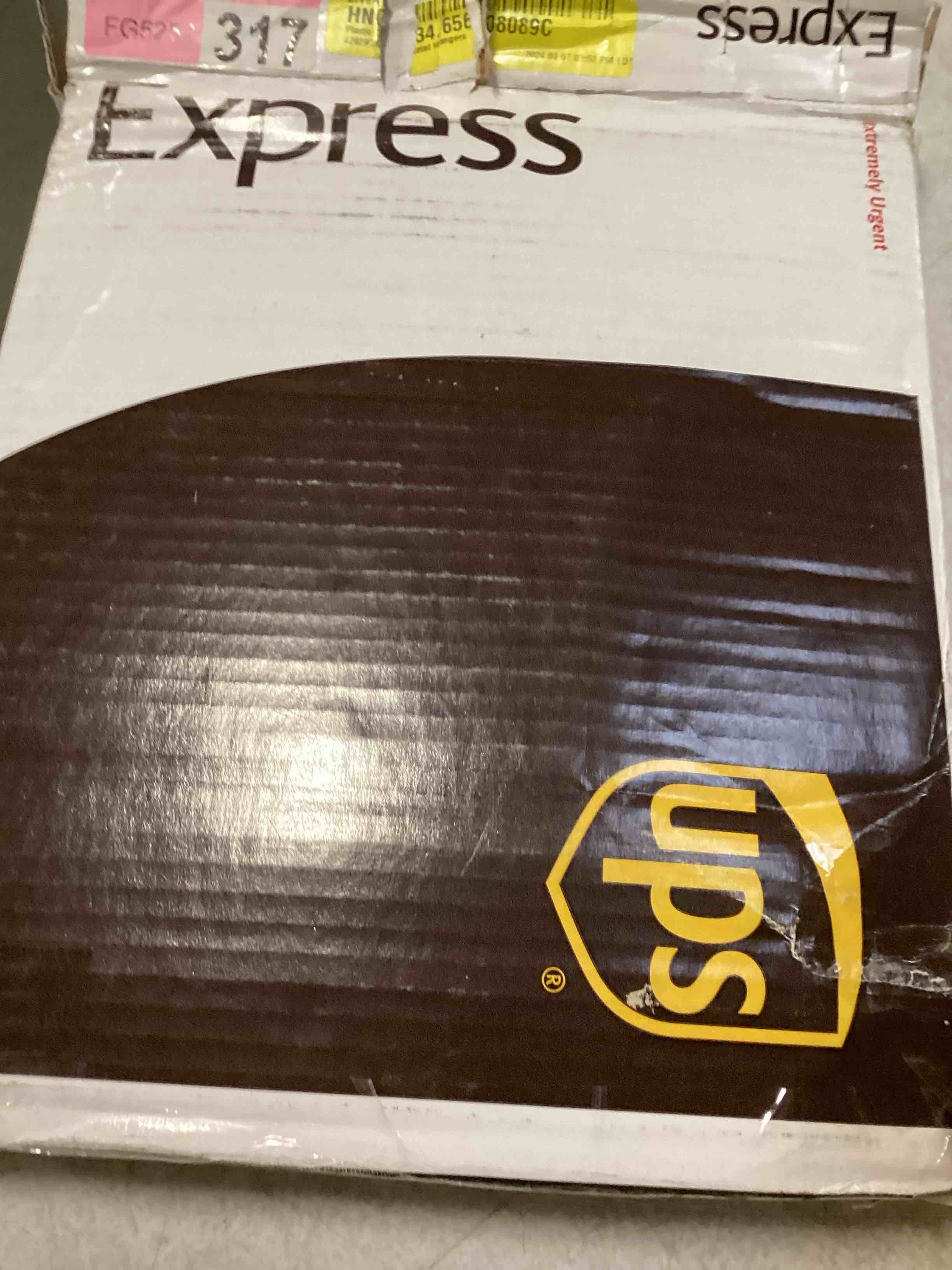 https://s3.amazonaws.com/lotting-images-prod/bidfta/TEA0560604_1732559885701.jpeg
