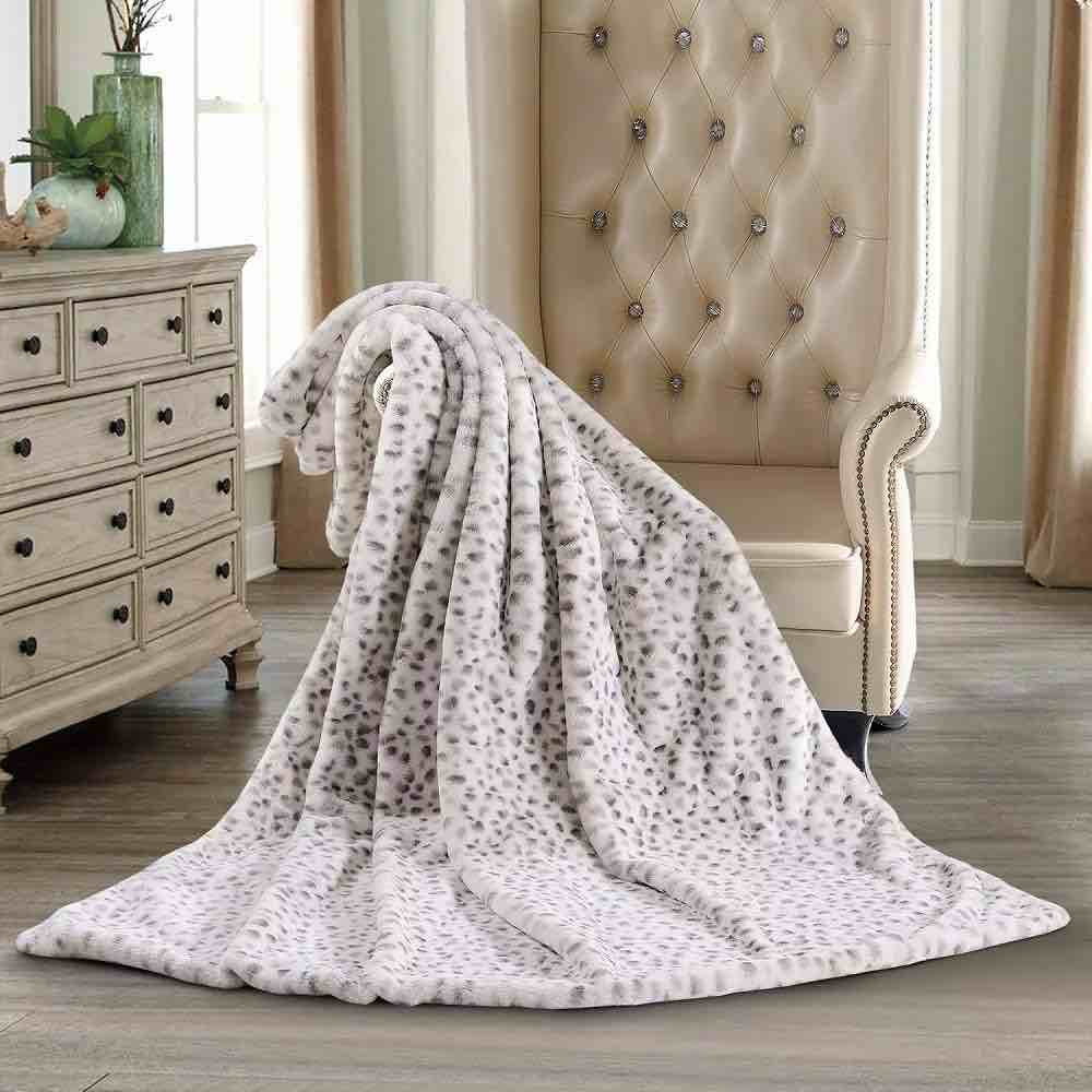 Member's Mark Luxury Faux Fur Throw