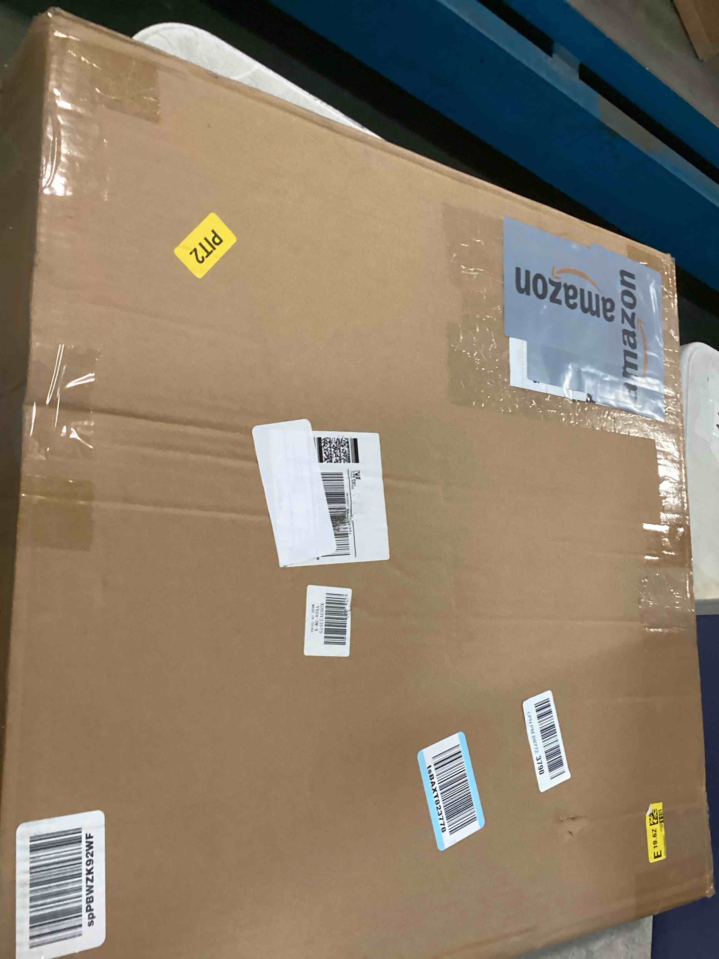 https://s3.amazonaws.com/lotting-images-prod/bidfta/TEA0563273_1731419997608.jpeg