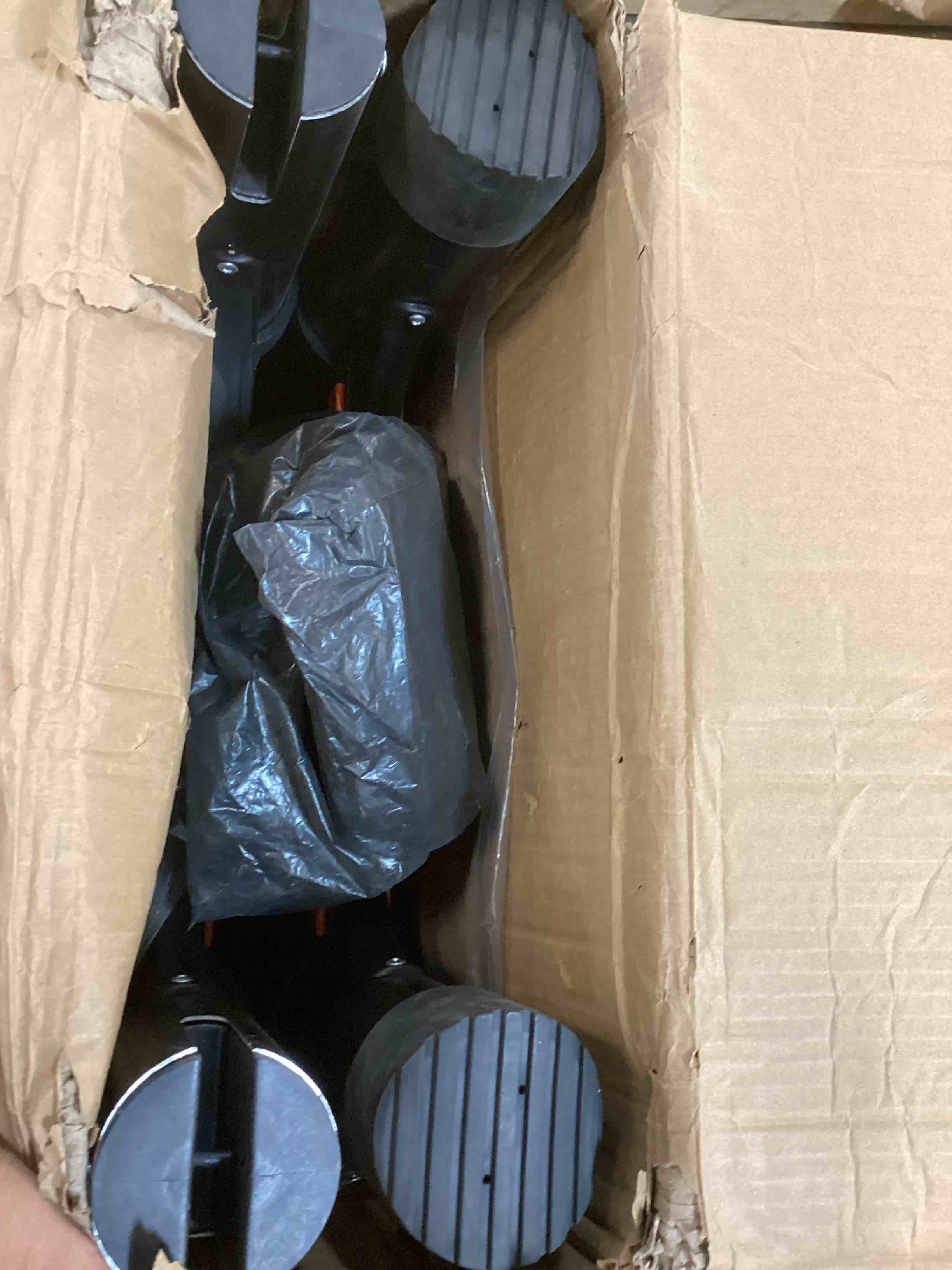 https://s3.amazonaws.com/lotting-images-prod/bidfta/TEA0563310_1731359483995.jpeg