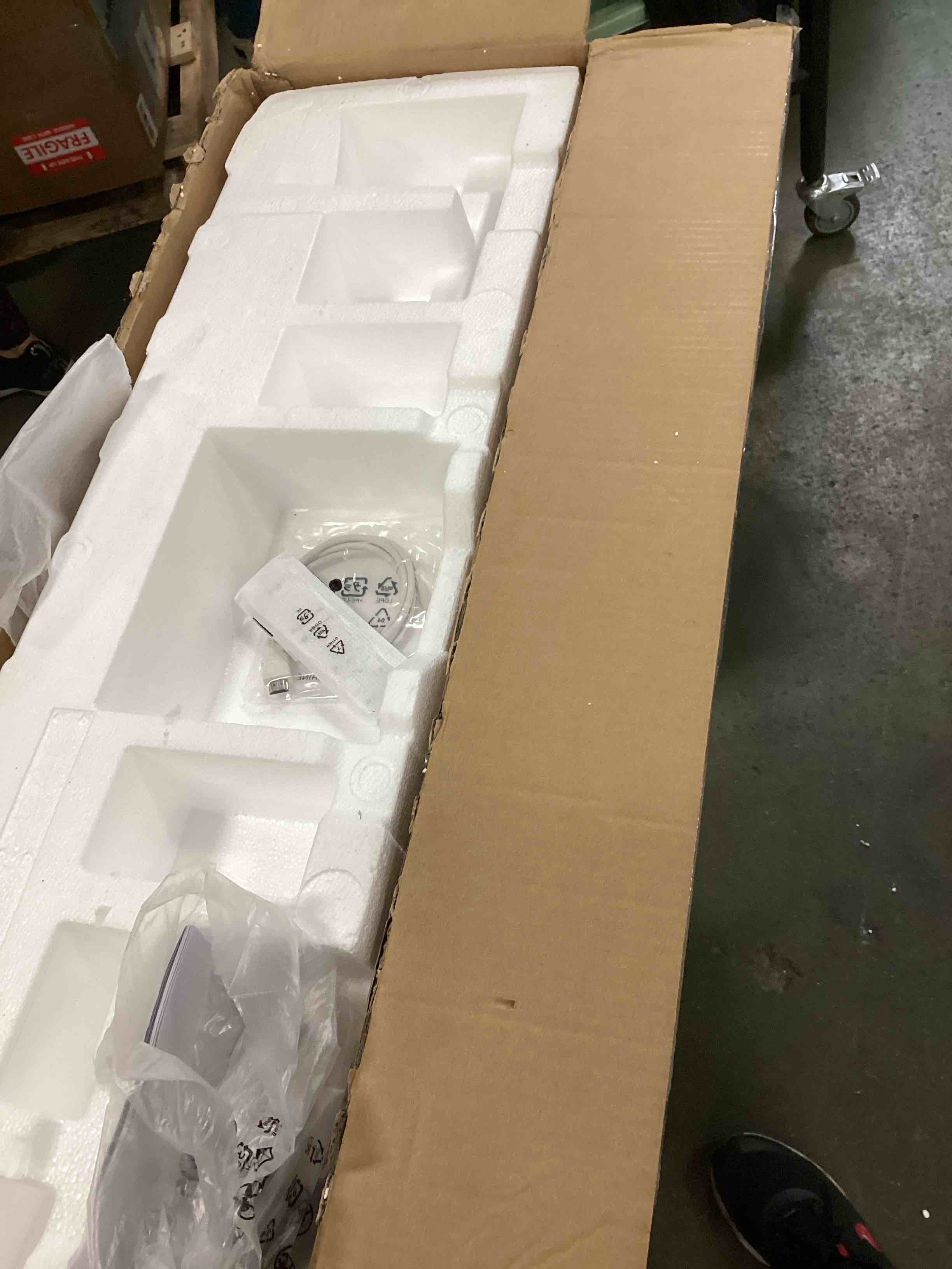 https://s3.amazonaws.com/lotting-images-prod/bidfta/TEA0563528_1731097044976.jpeg