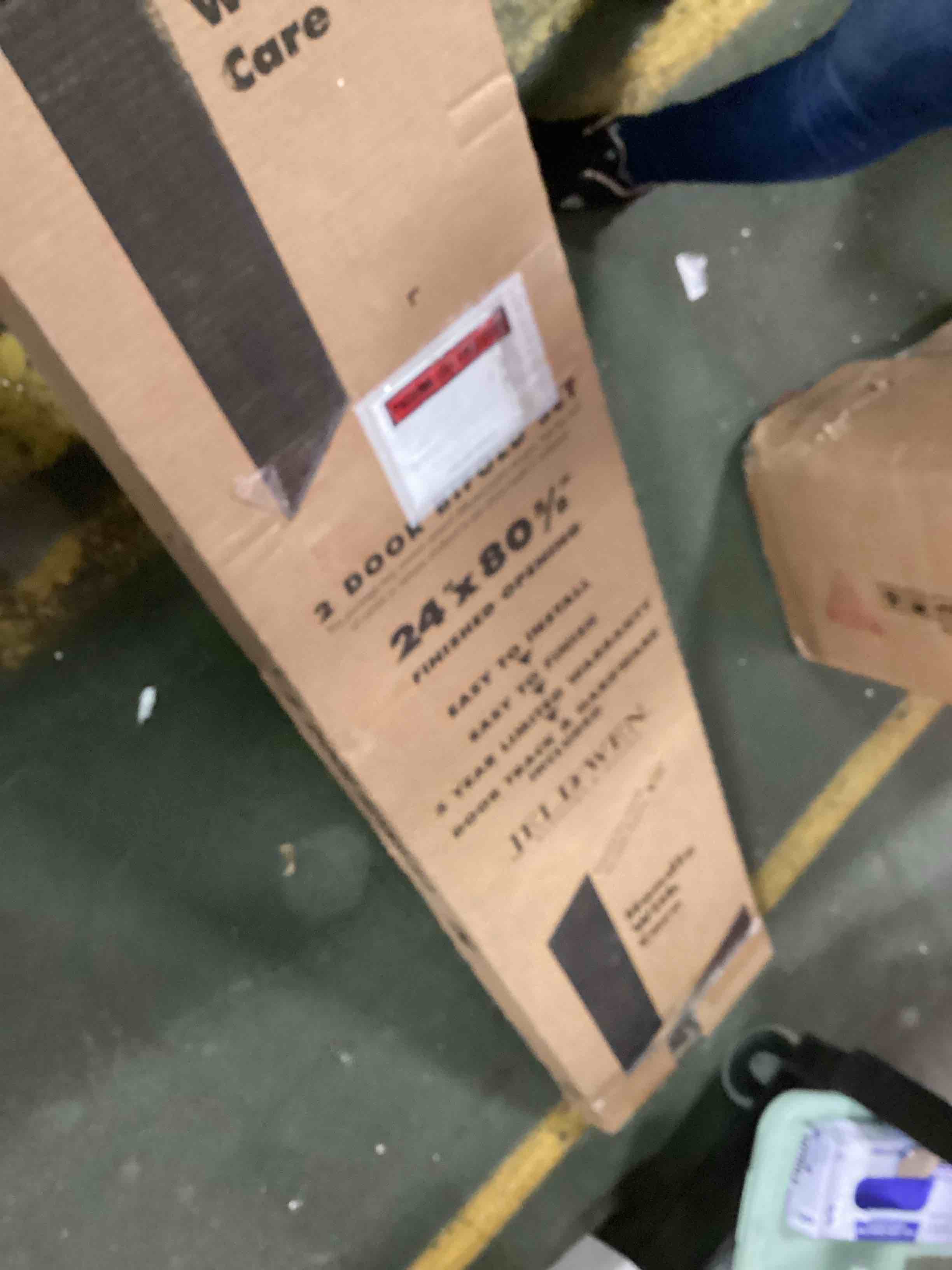 https://s3.amazonaws.com/lotting-images-prod/bidfta/TEA0563740_1730918772038.jpeg