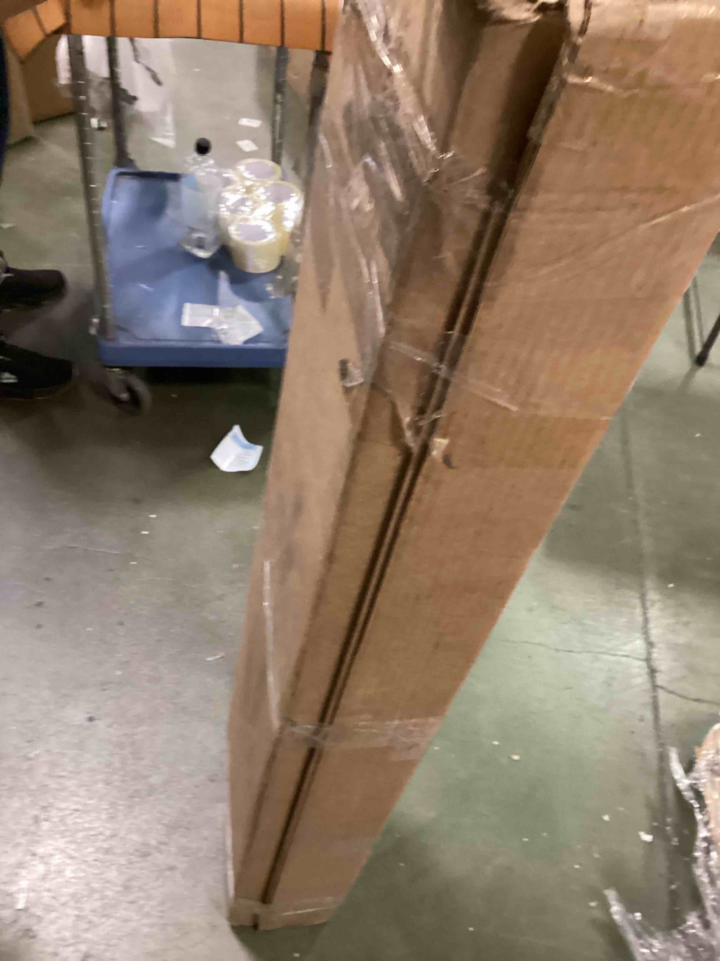 https://s3.amazonaws.com/lotting-images-prod/bidfta/TEA0563815_1730898941409.jpeg