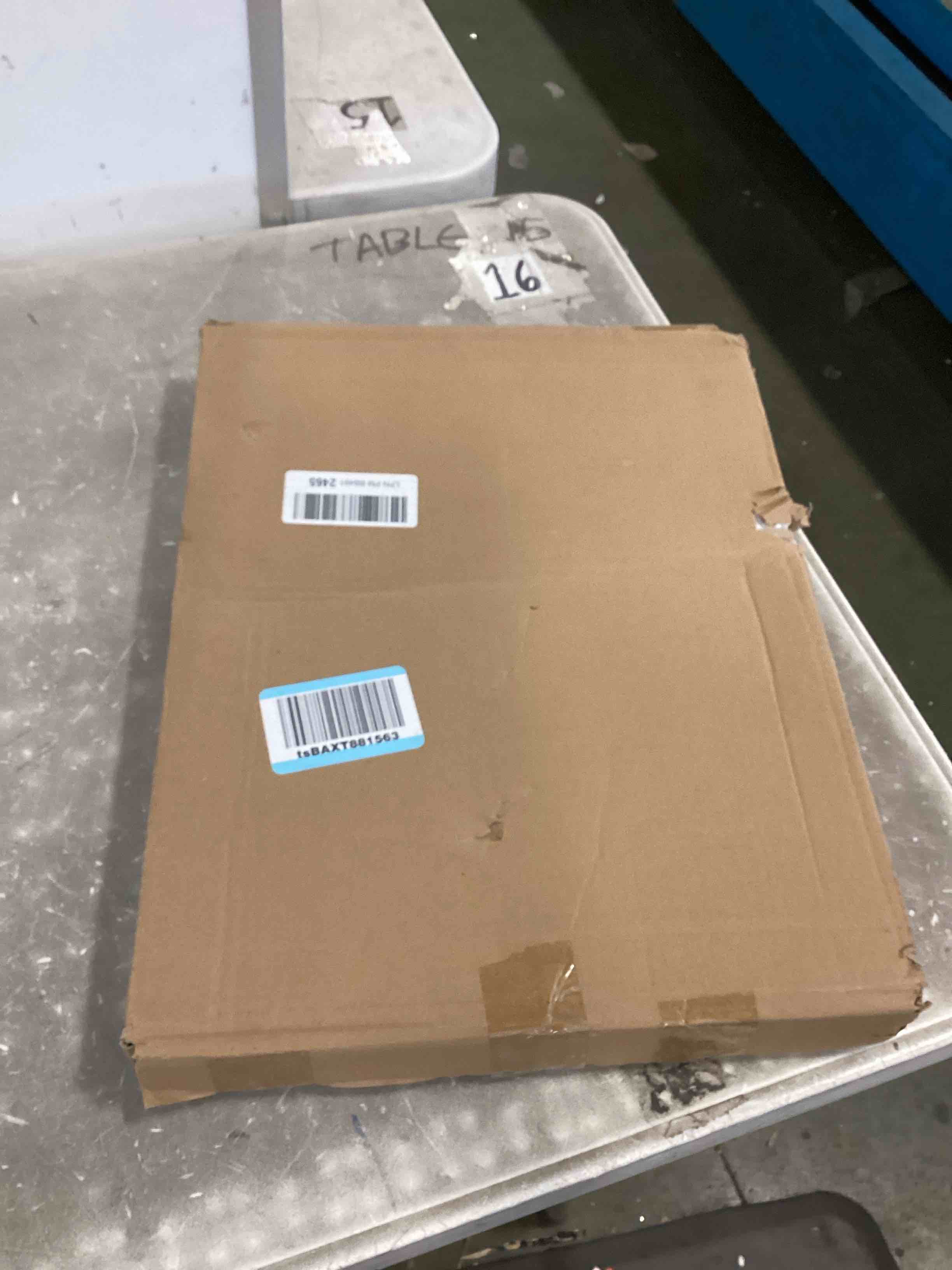 https://s3.amazonaws.com/lotting-images-prod/bidfta/TEA0569168_1731420362615.jpeg