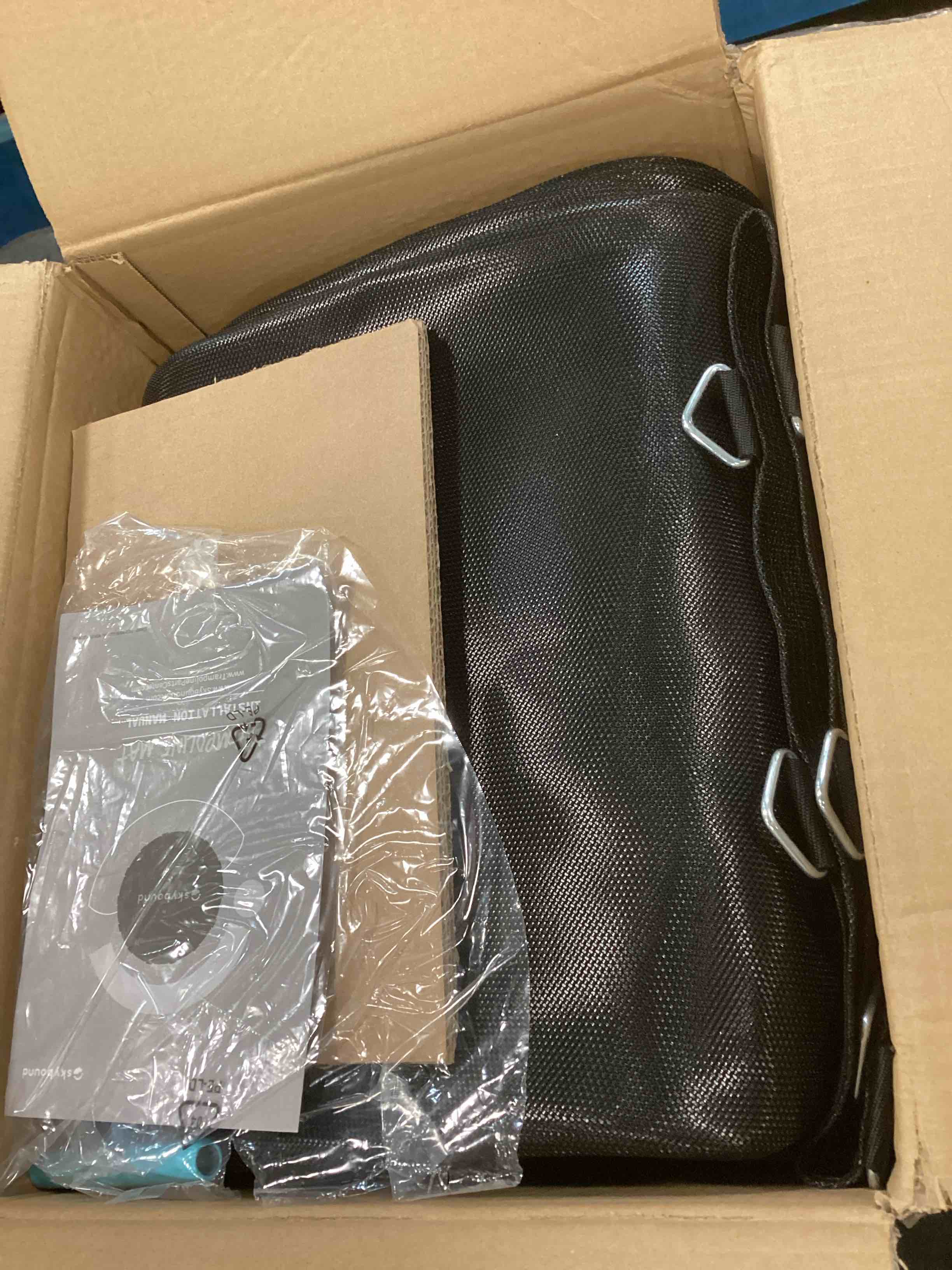 https://s3.amazonaws.com/lotting-images-prod/bidfta/TEA0570234_1732026420333.jpeg
