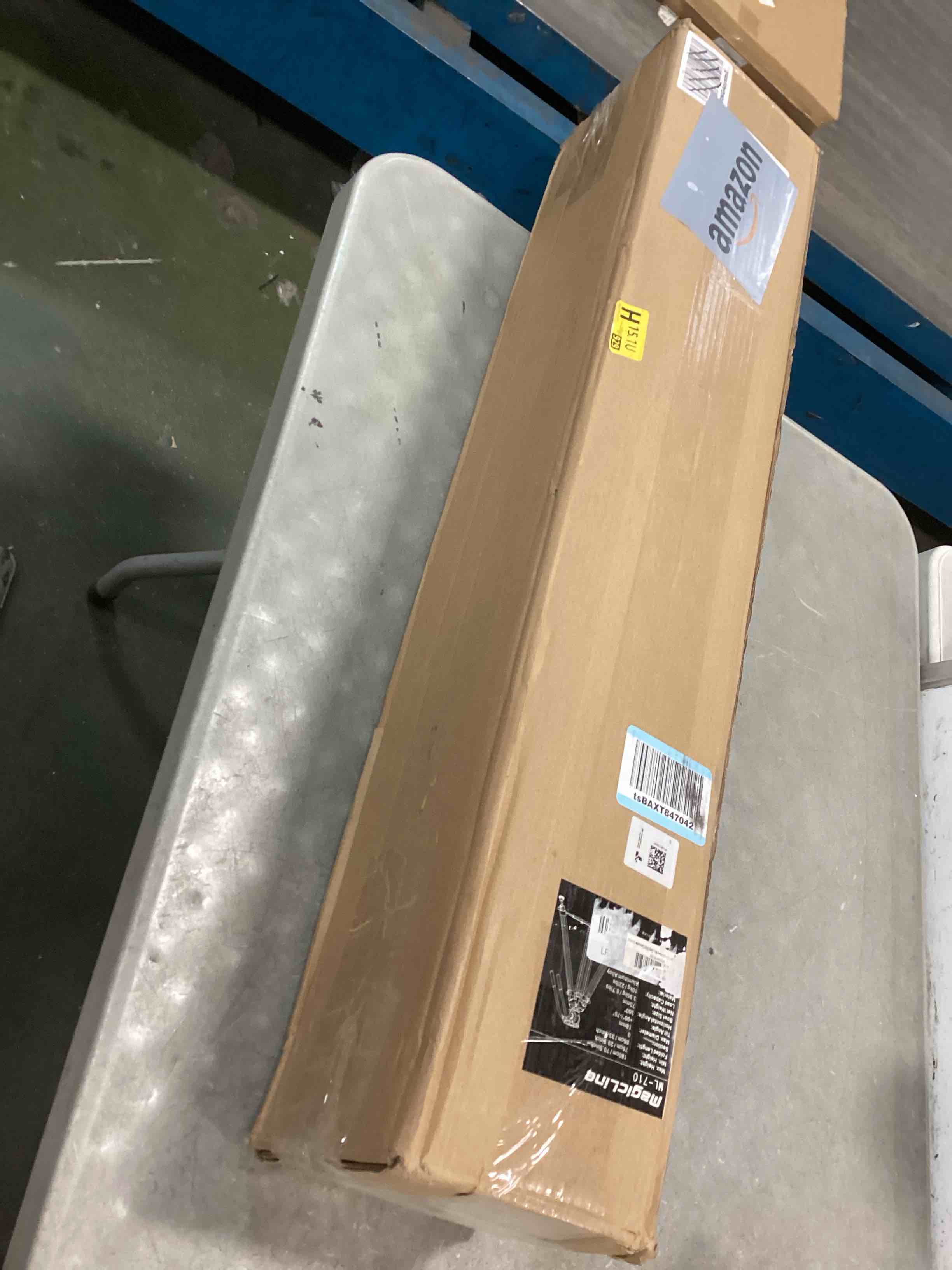 https://s3.amazonaws.com/lotting-images-prod/bidfta/TEA0570527_1731937147777.jpeg
