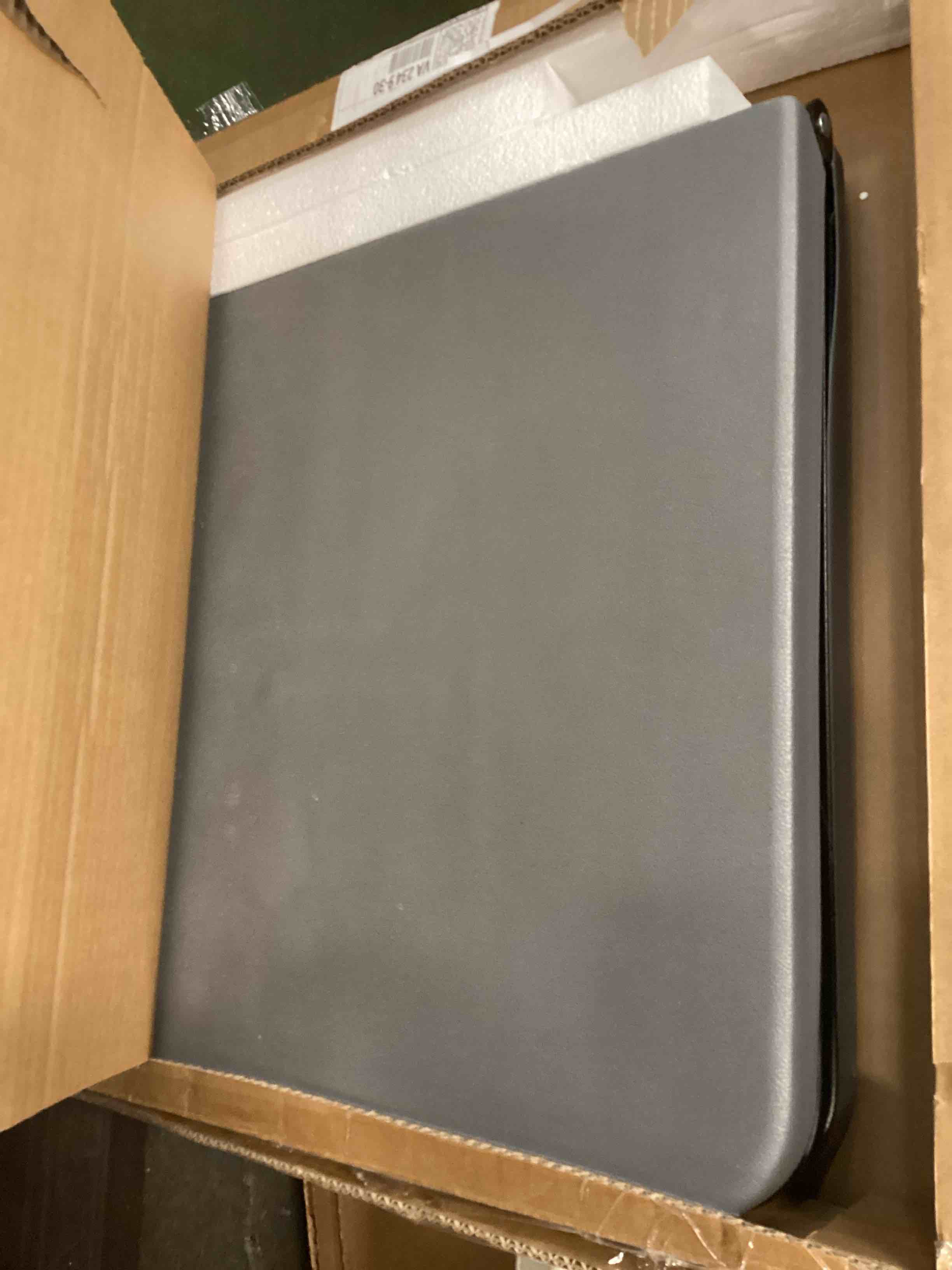 https://s3.amazonaws.com/lotting-images-prod/bidfta/TEA0571105_1731594138700.jpeg