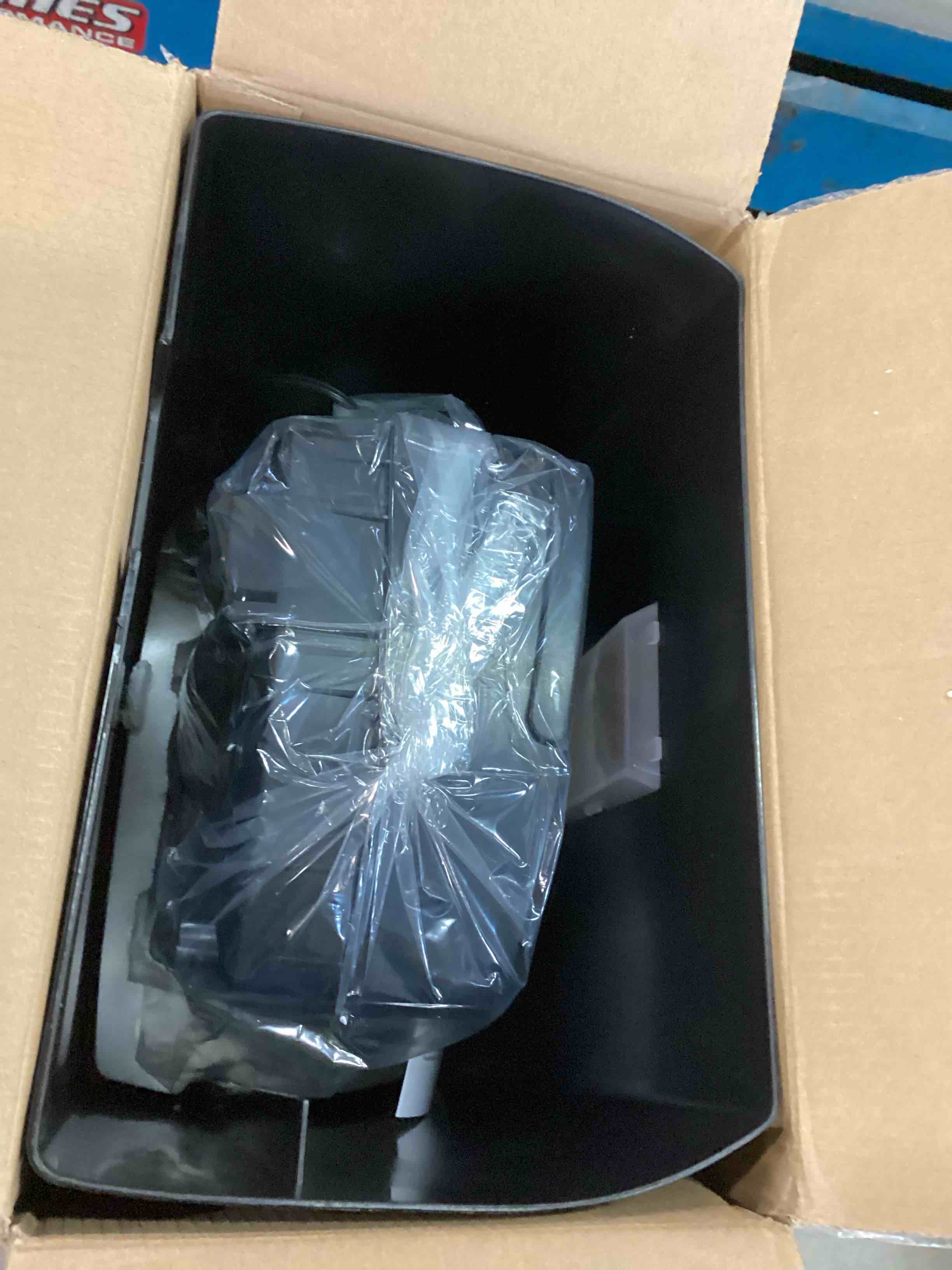https://s3.amazonaws.com/lotting-images-prod/bidfta/TEA0571468_1731441301300.jpeg