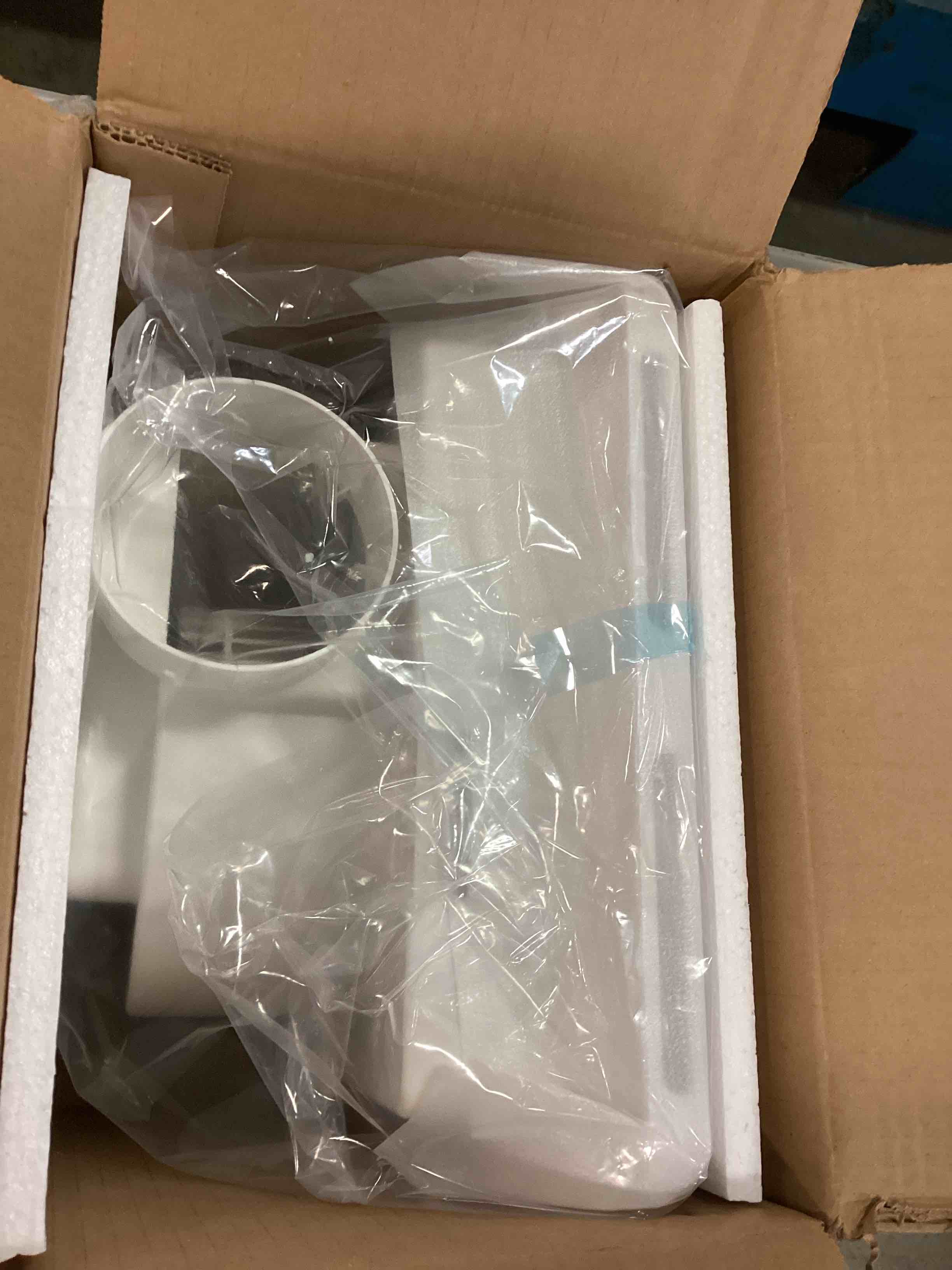 https://s3.amazonaws.com/lotting-images-prod/bidfta/TEA0571572_1731427224484.jpeg