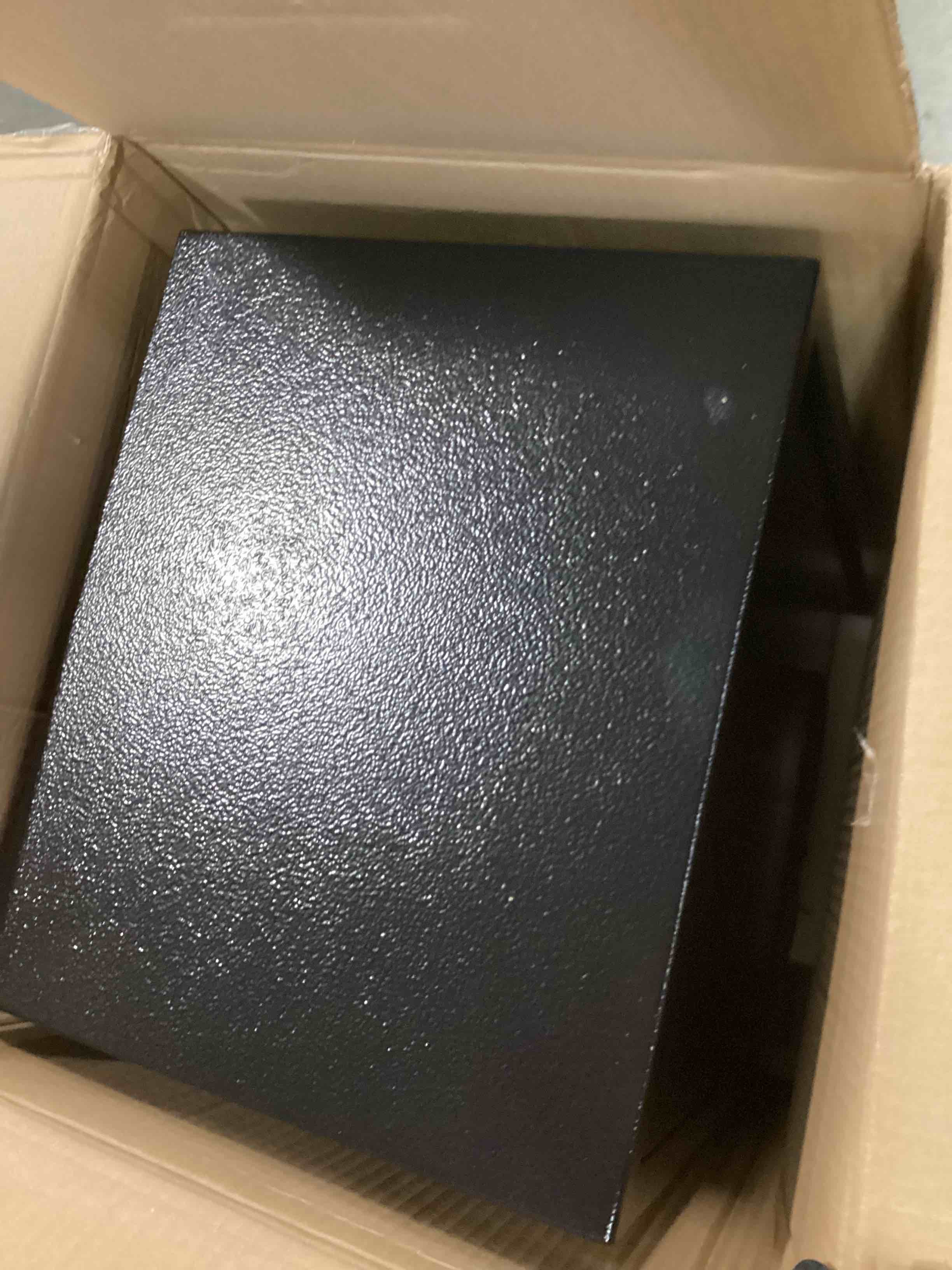 https://s3.amazonaws.com/lotting-images-prod/bidfta/TEA0571624_1731420920331.jpeg