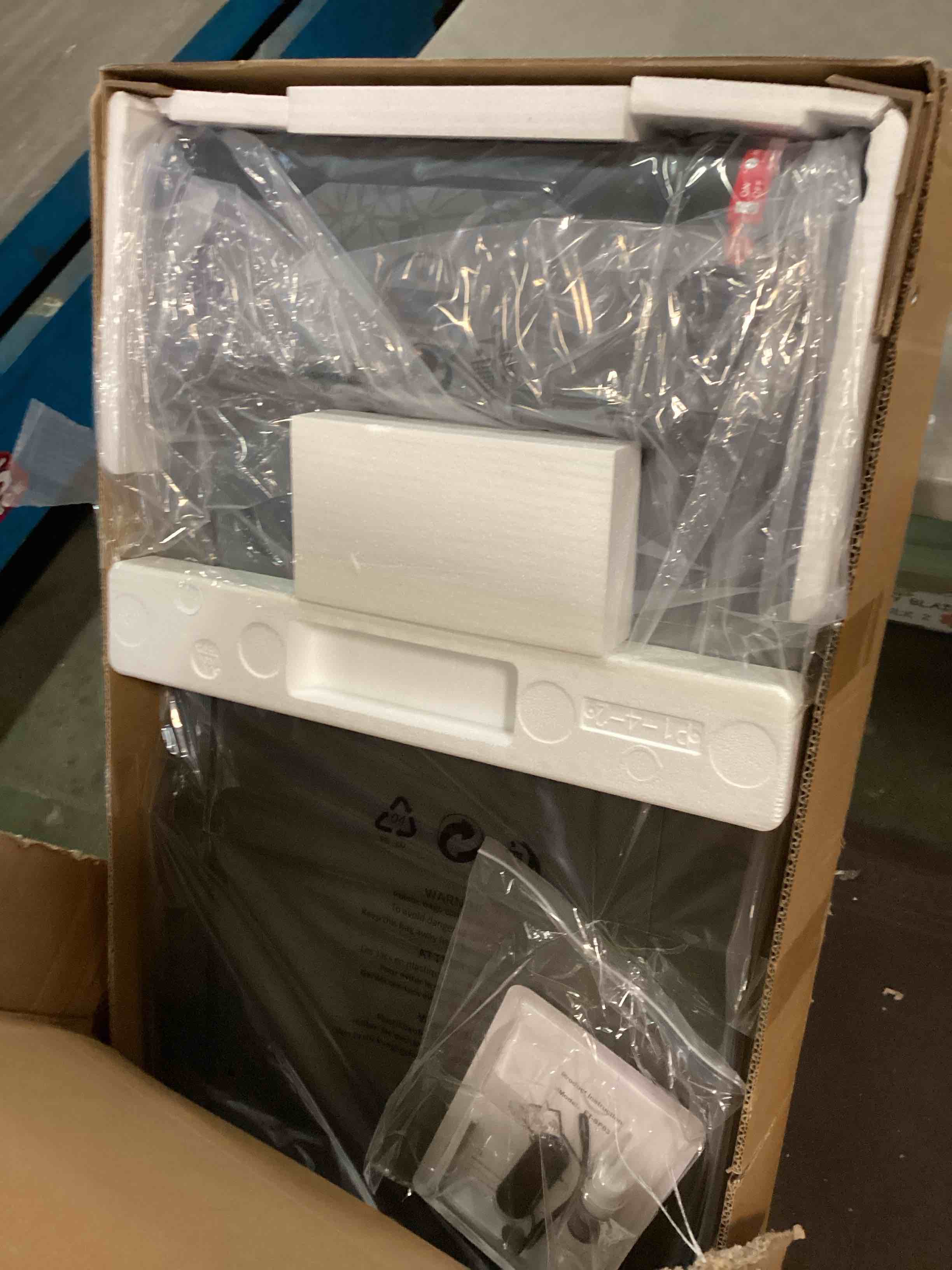 https://s3.amazonaws.com/lotting-images-prod/bidfta/TEA0571706_1731414556940.jpeg