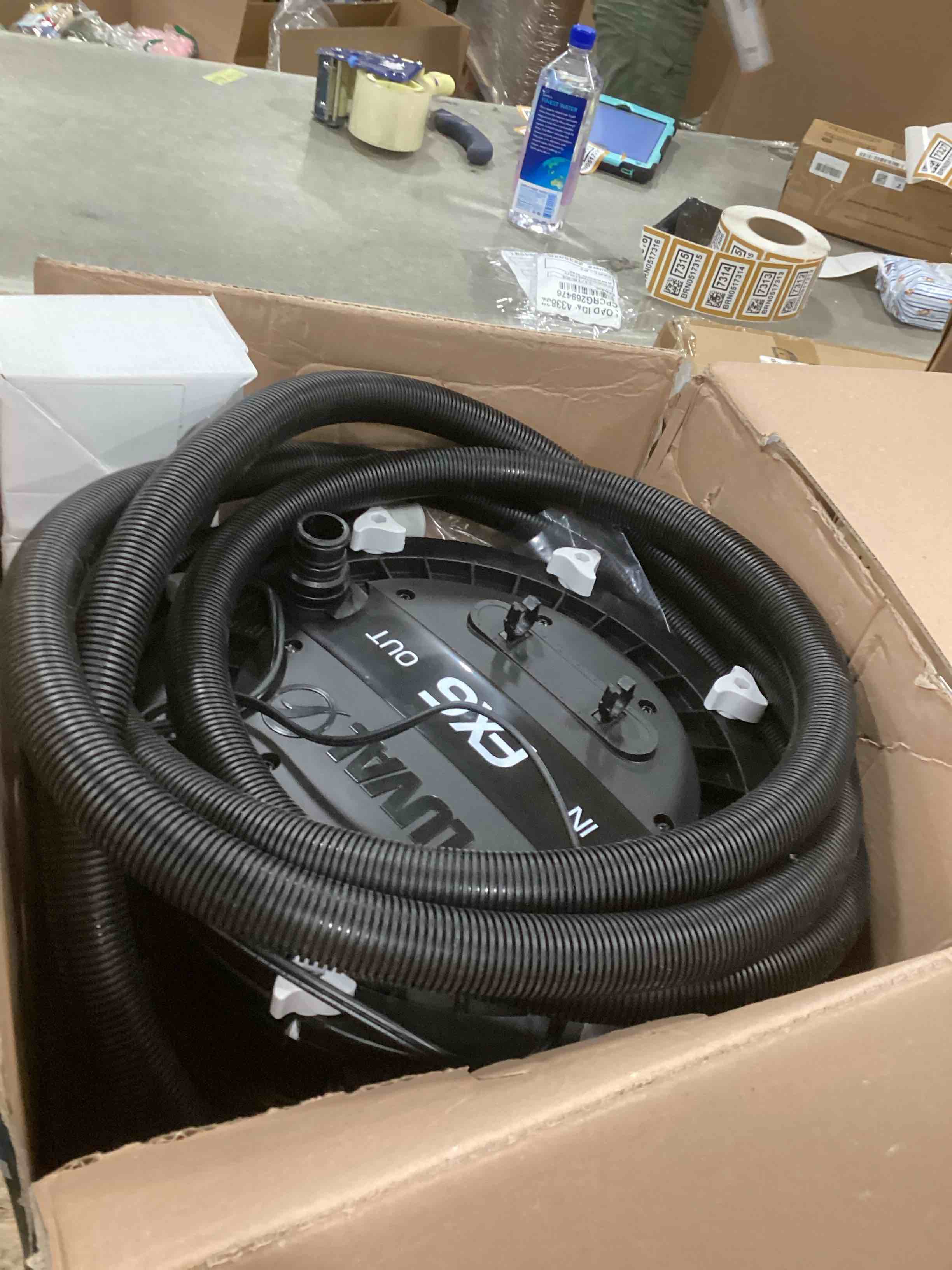 https://s3.amazonaws.com/lotting-images-prod/bidfta/TEA0572064_1732118992666.jpeg