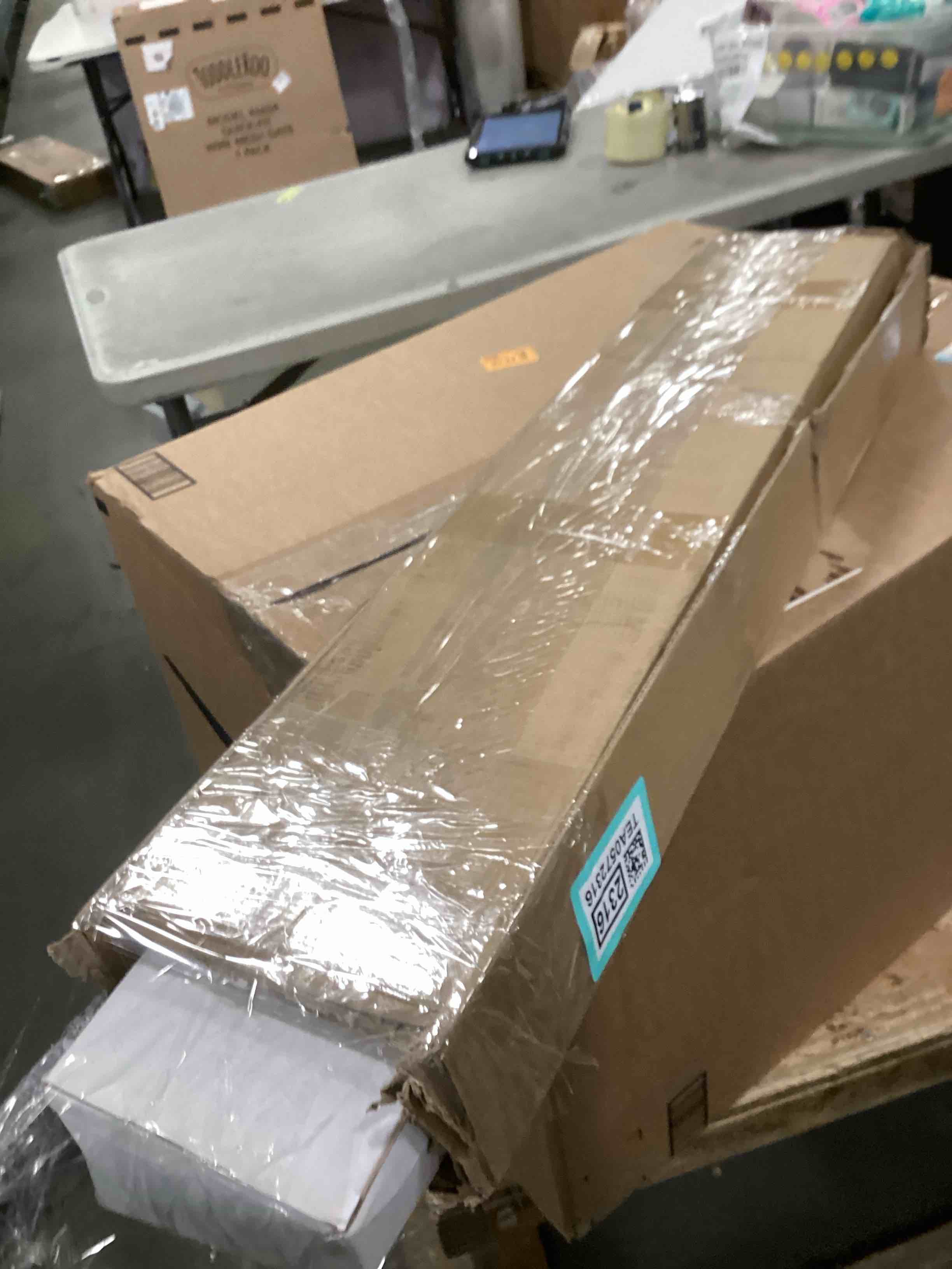 https://s3.amazonaws.com/lotting-images-prod/bidfta/TEA0572316_1732026488917.jpeg