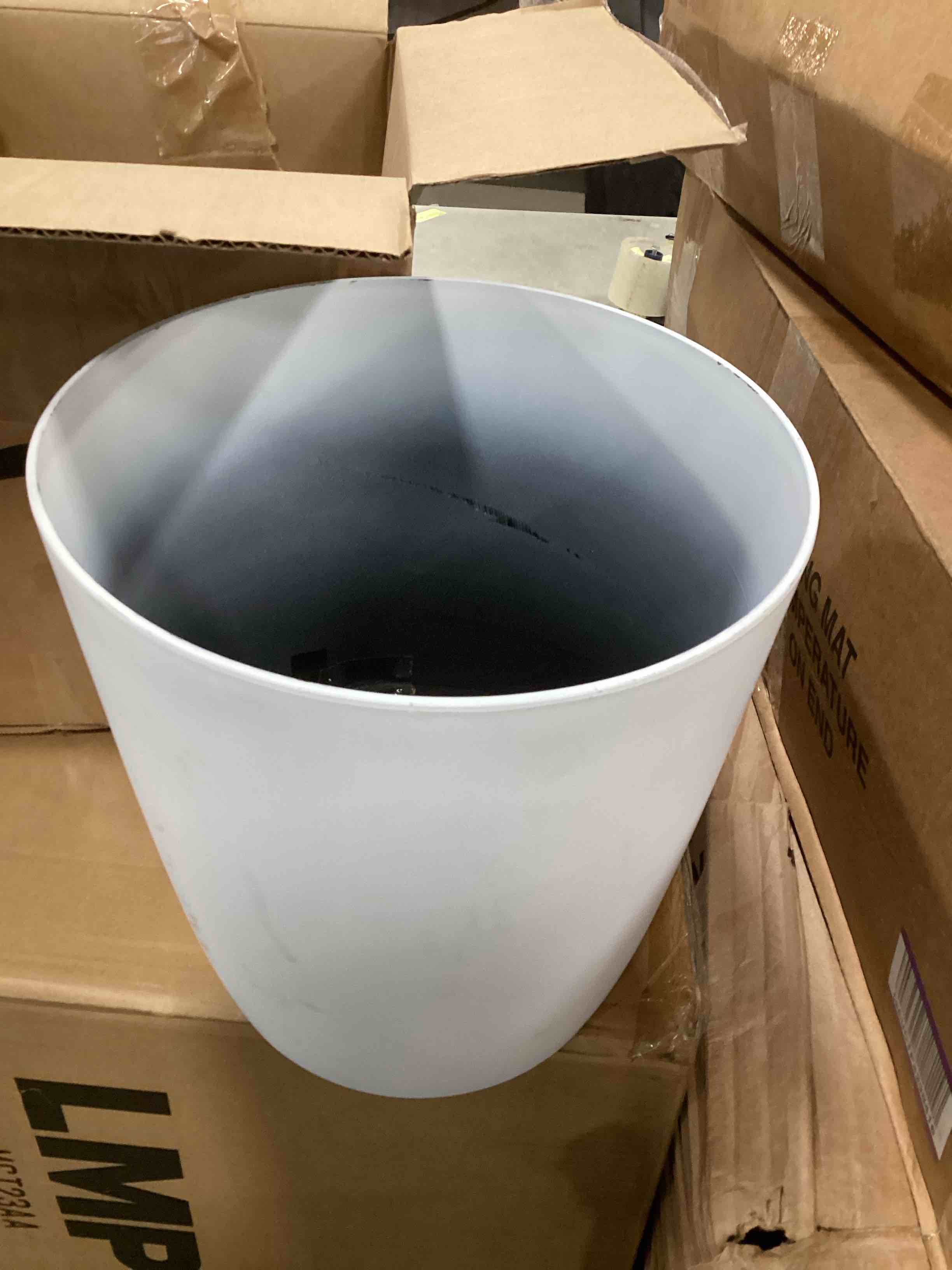 https://s3.amazonaws.com/lotting-images-prod/bidfta/TEA0572629_1731695999230.jpeg