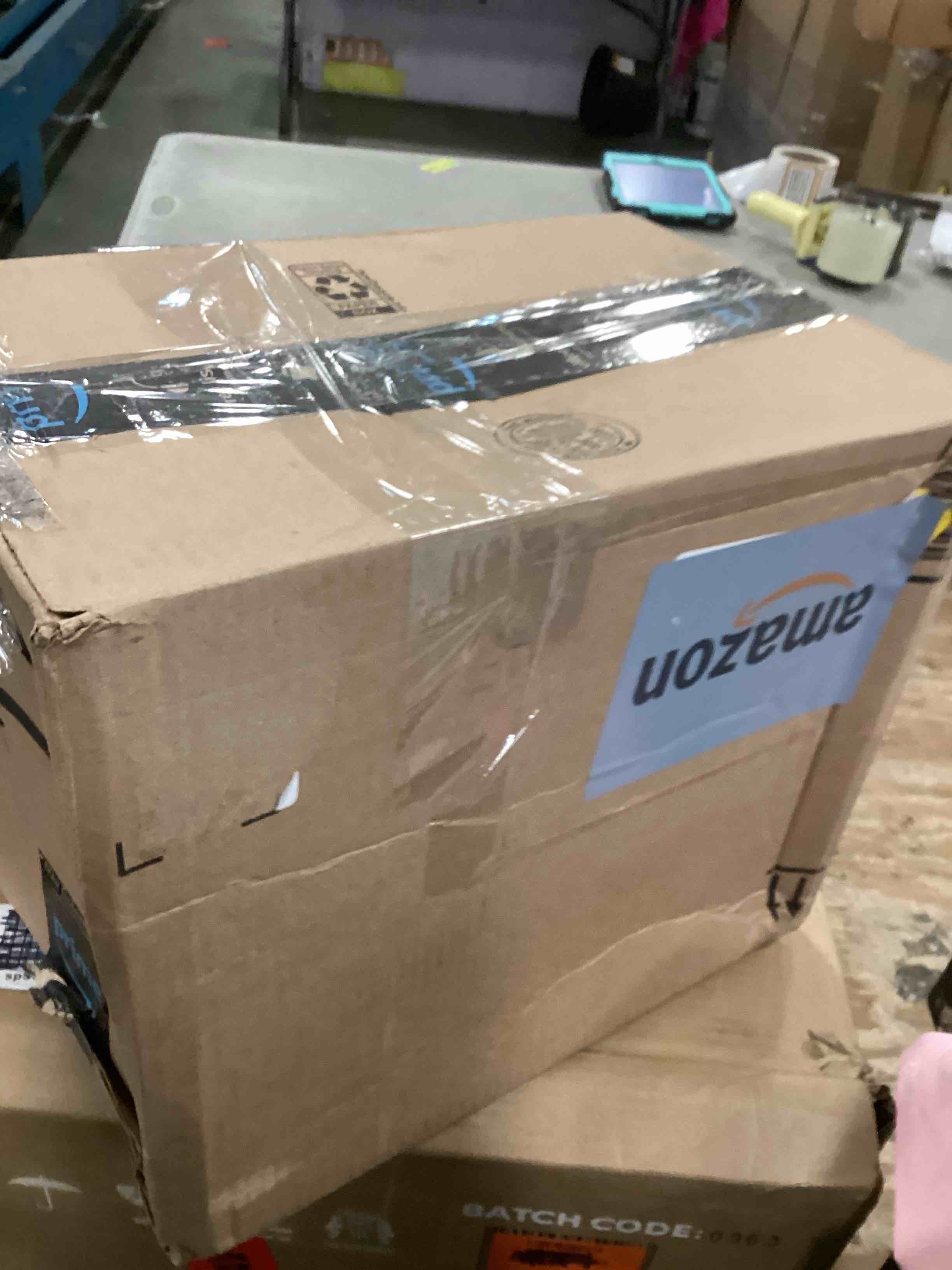 https://s3.amazonaws.com/lotting-images-prod/bidfta/TEA0572713_1731680969635.jpeg