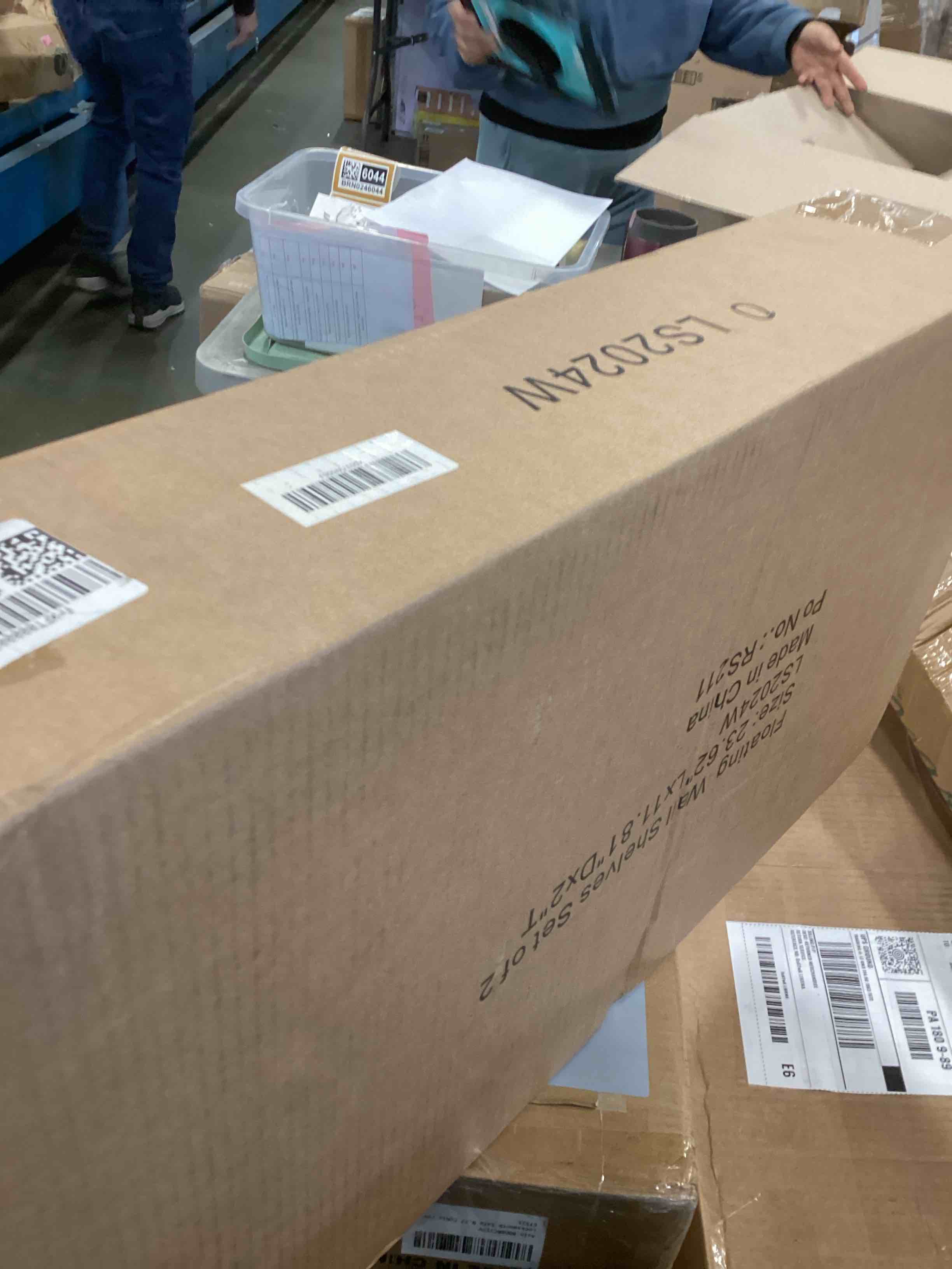 https://s3.amazonaws.com/lotting-images-prod/bidfta/TEA0573357_1731421050116.jpeg
