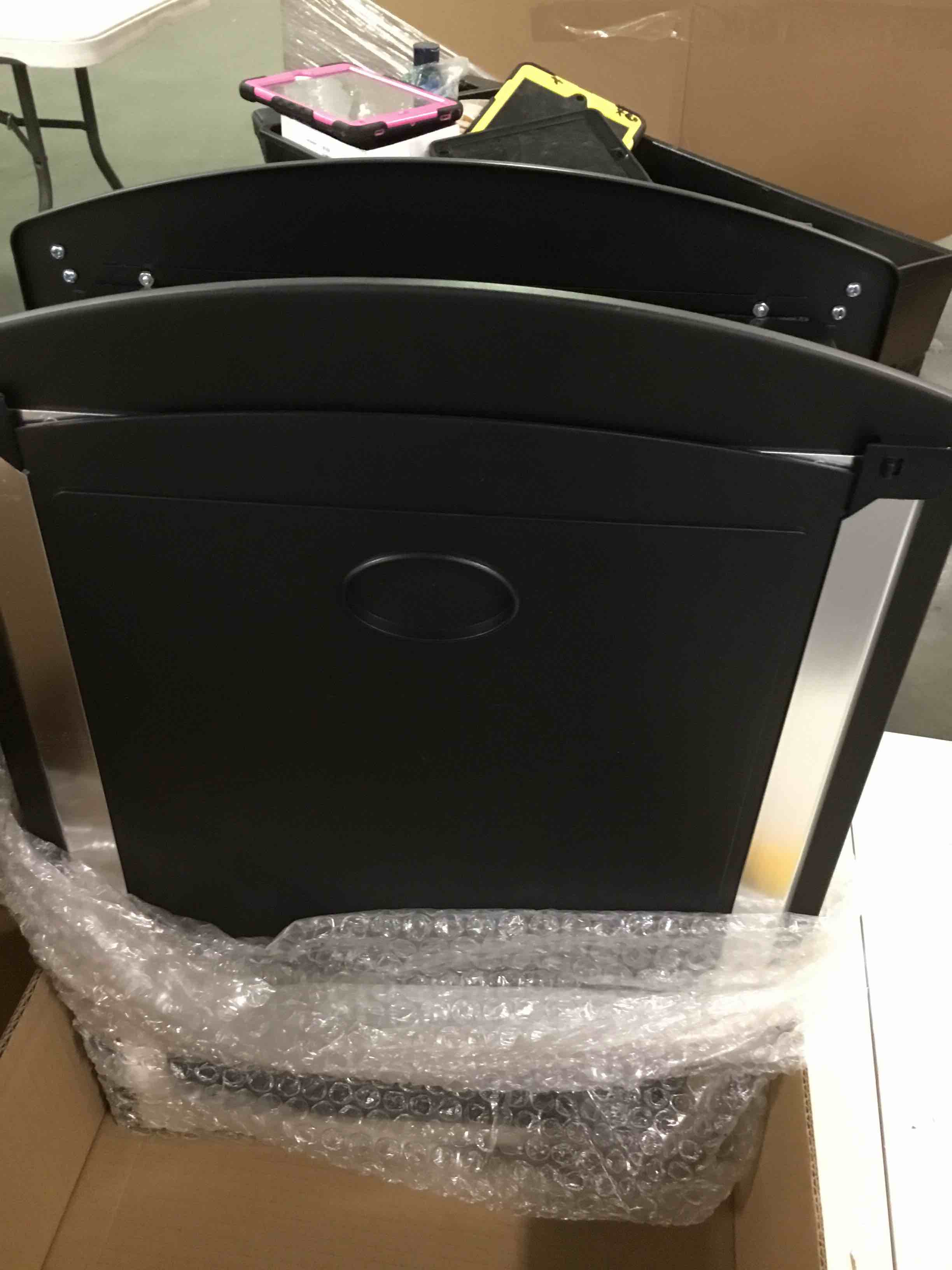 https://s3.amazonaws.com/lotting-images-prod/bidfta/TEA0575737_1731531765388.jpeg