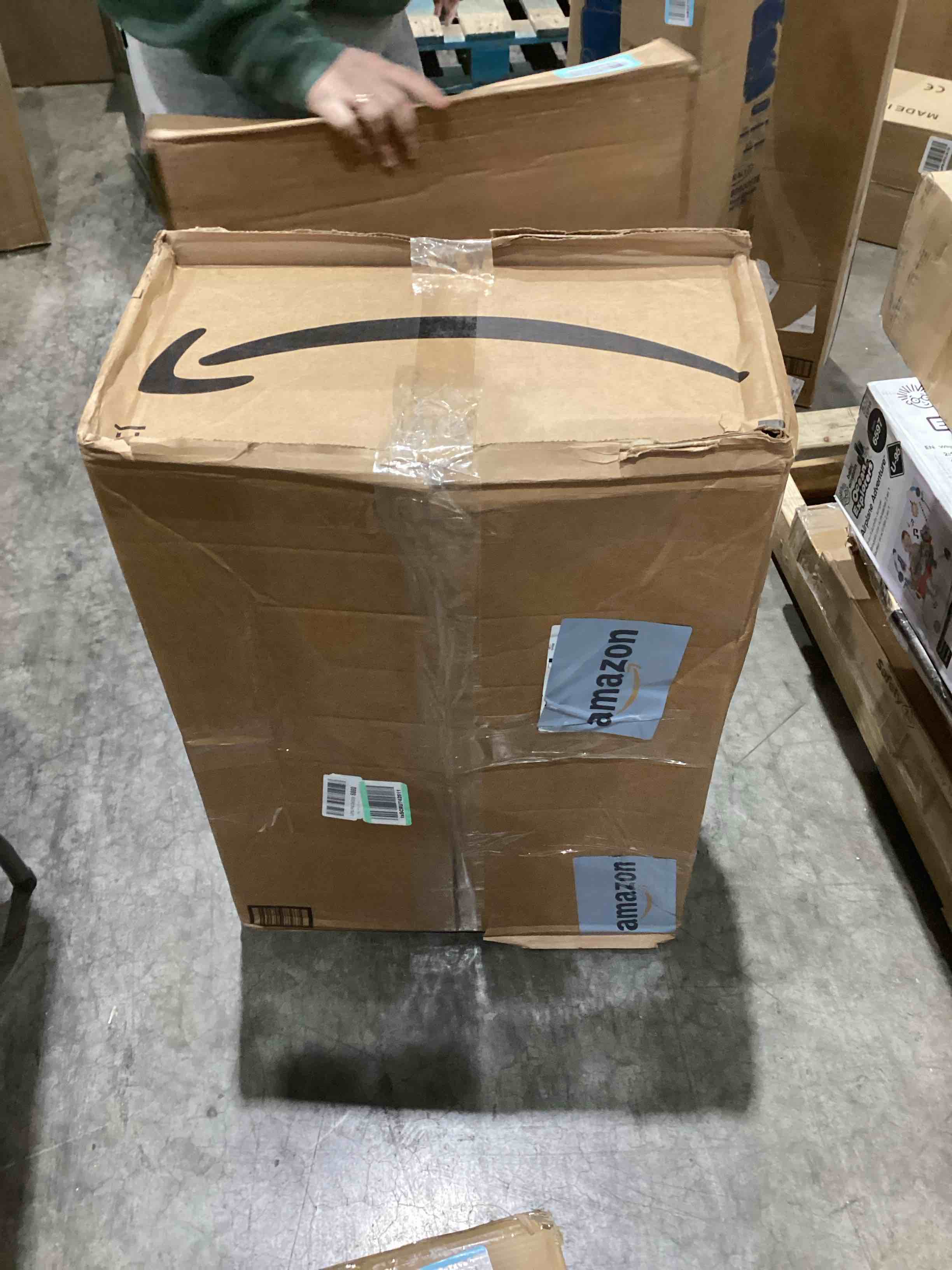 https://s3.amazonaws.com/lotting-images-prod/bidfta/TEA0577196_1738162624477.jpeg