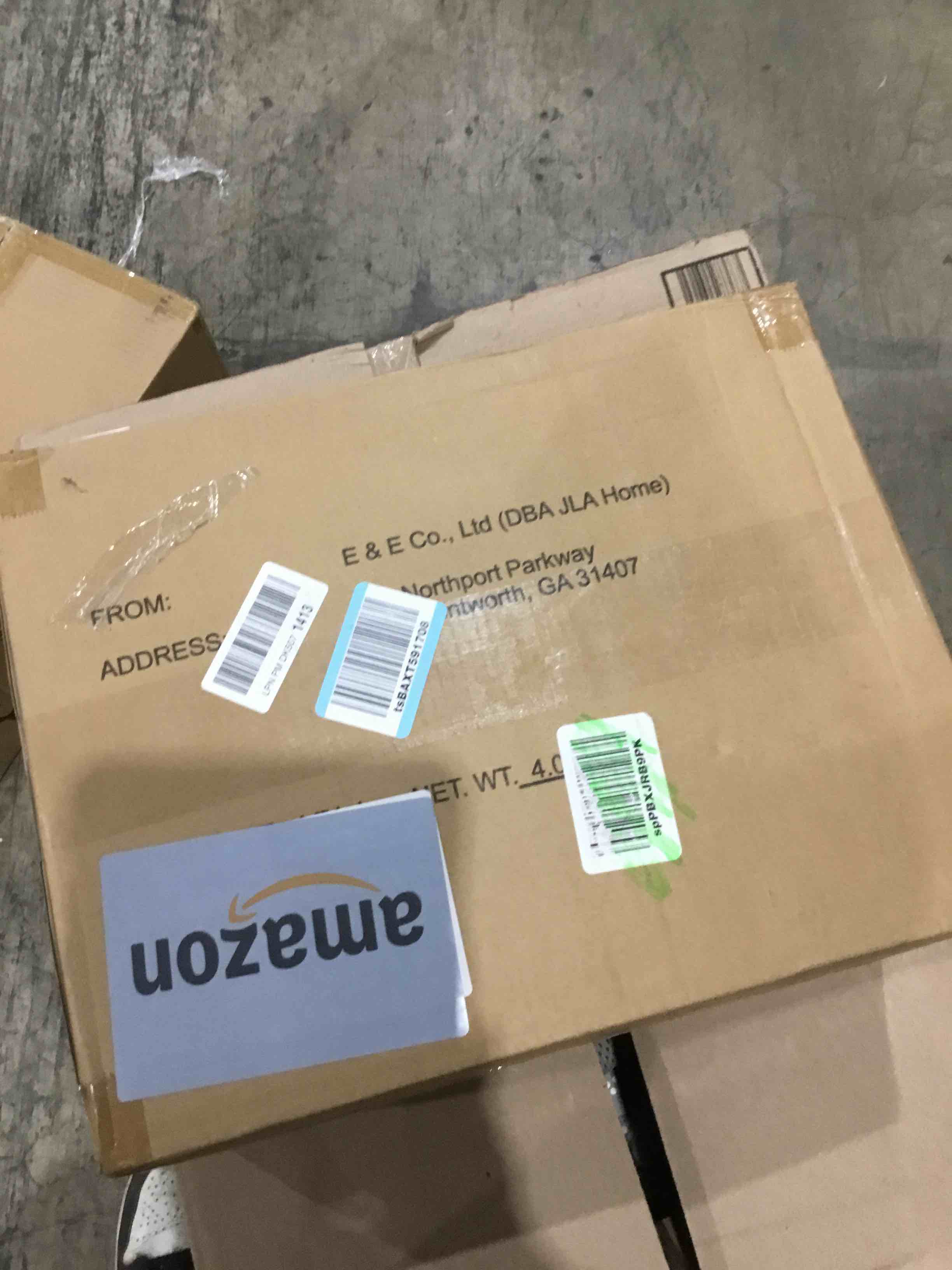 https://s3.amazonaws.com/lotting-images-prod/bidfta/TEA0577589_1737566657615.jpeg