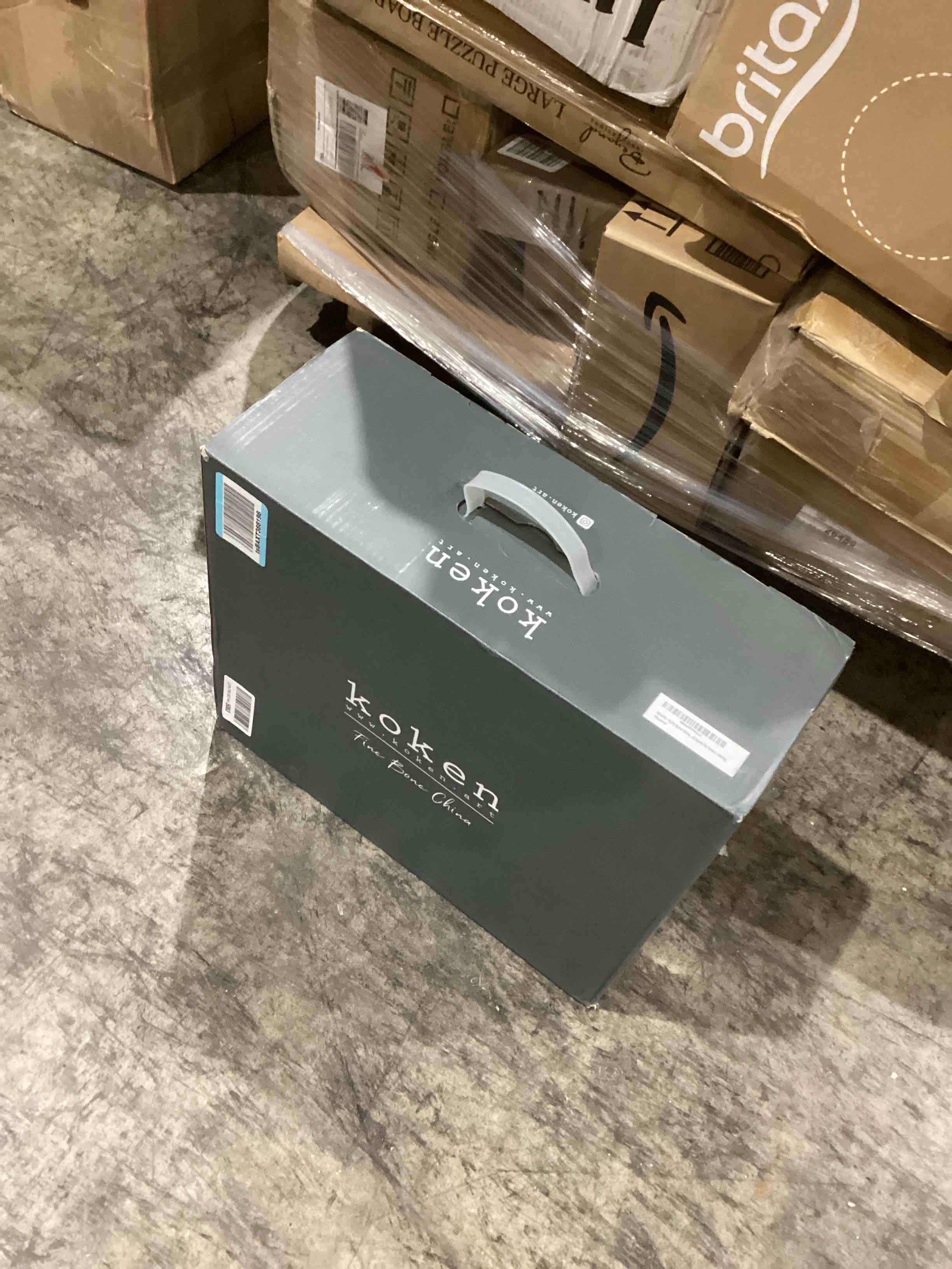 KOKEN - Plates and Bowls Sets for 4, Dinnerware Sets 16 Pc, Ceramic Dish Set, Round Dinner Set with Mugs, Dishwasher Microwave Safe, kitchen sets, Dishes set for 4 Christmas (Christmas dinner)