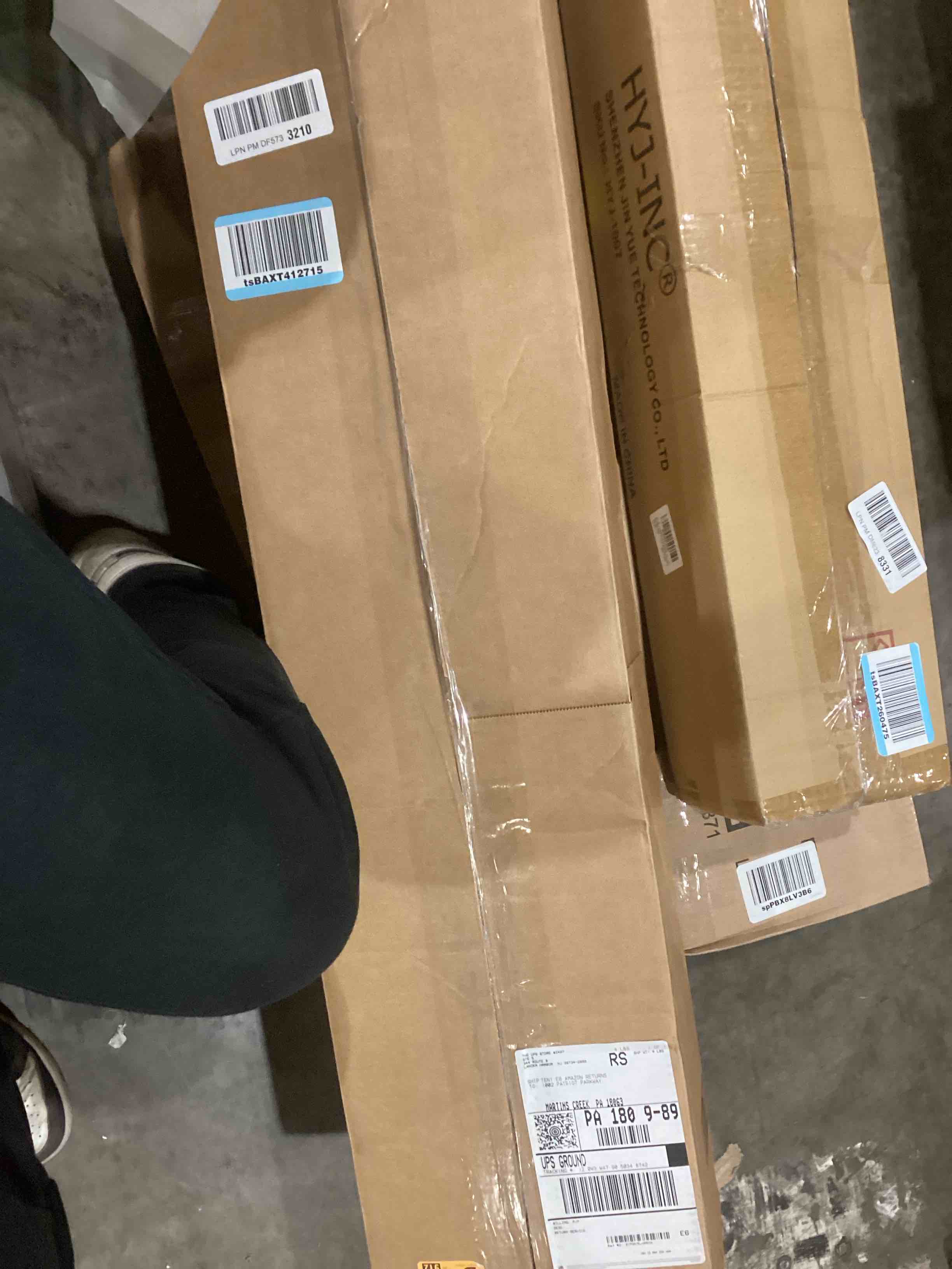 https://s3.amazonaws.com/lotting-images-prod/bidfta/TEA0578487_1737748154422.jpeg