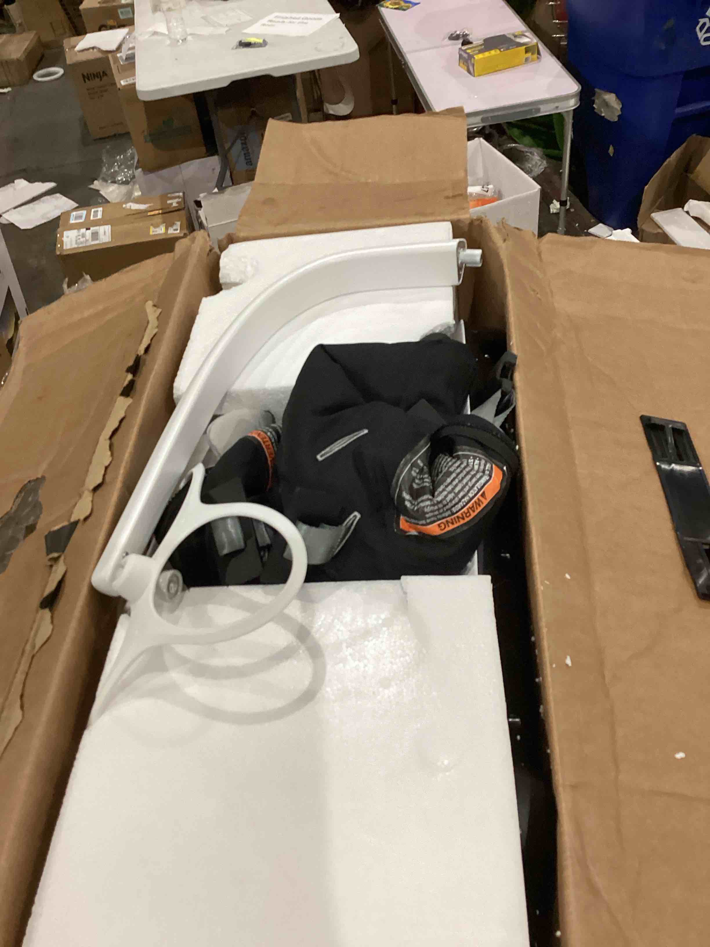 https://s3.amazonaws.com/lotting-images-prod/bidfta/TEA0579028_1736966301523.jpeg
