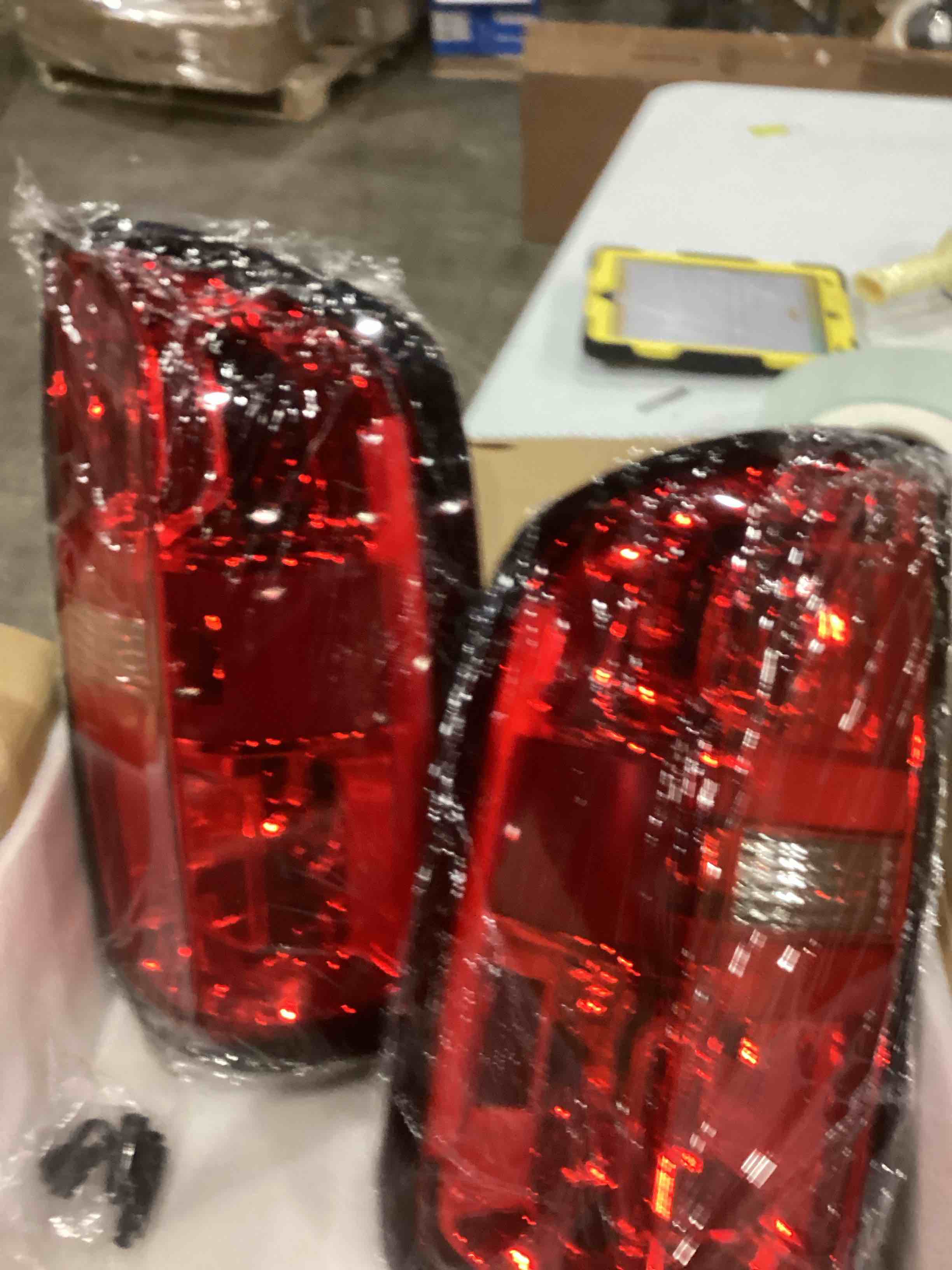 Nilight Taillight Assembly Compatible with 2015 2016 2017 2018 2019 2020 2021 2022 Chevy Colorado Tail Lights Rear Lamp Replacement OE Style Driver Side and Passenger Side w/Bulbs Pair of Driver and Passenger Side