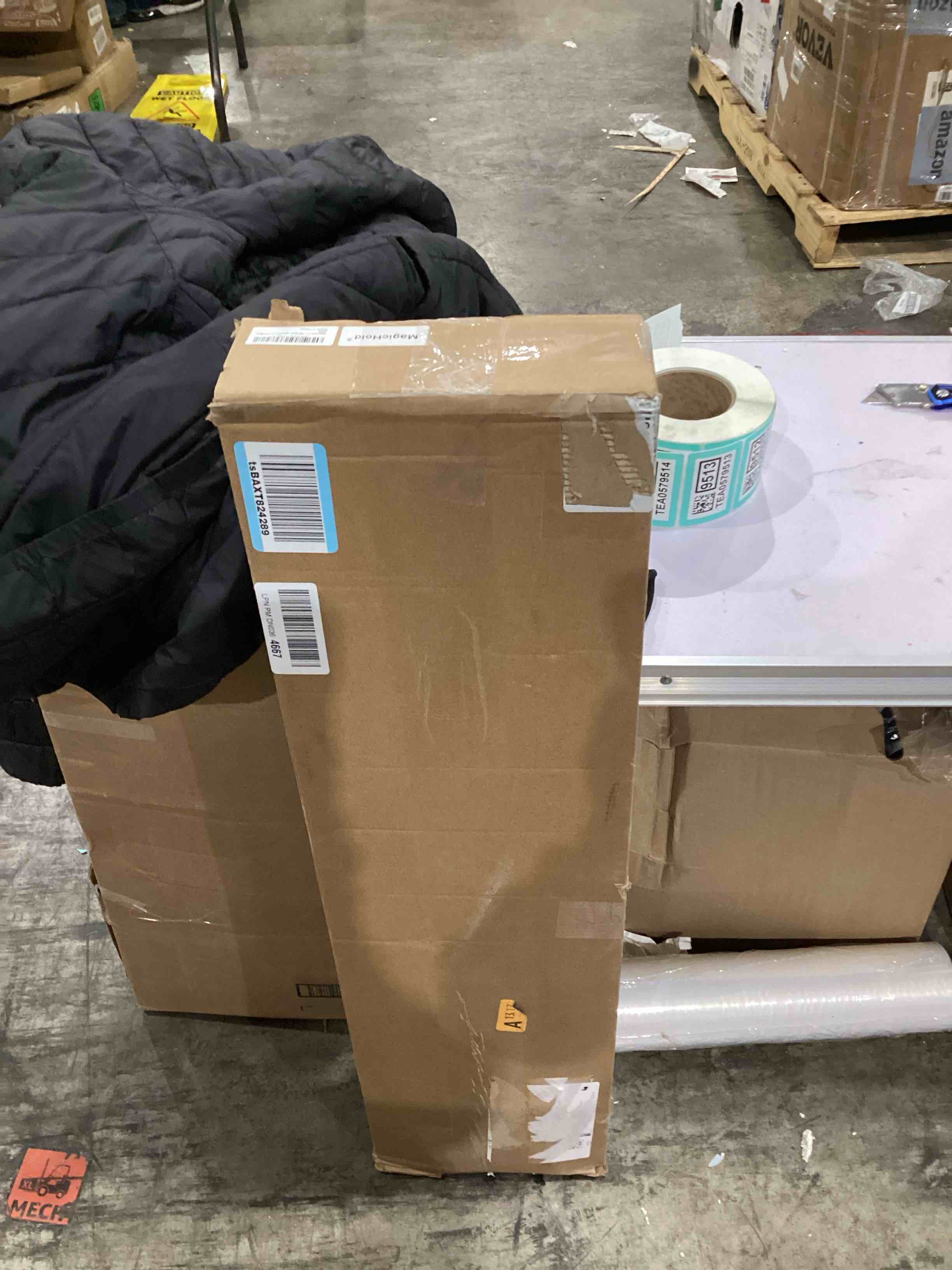 https://s3.amazonaws.com/lotting-images-prod/bidfta/TEA0579525_1736774129339.jpeg