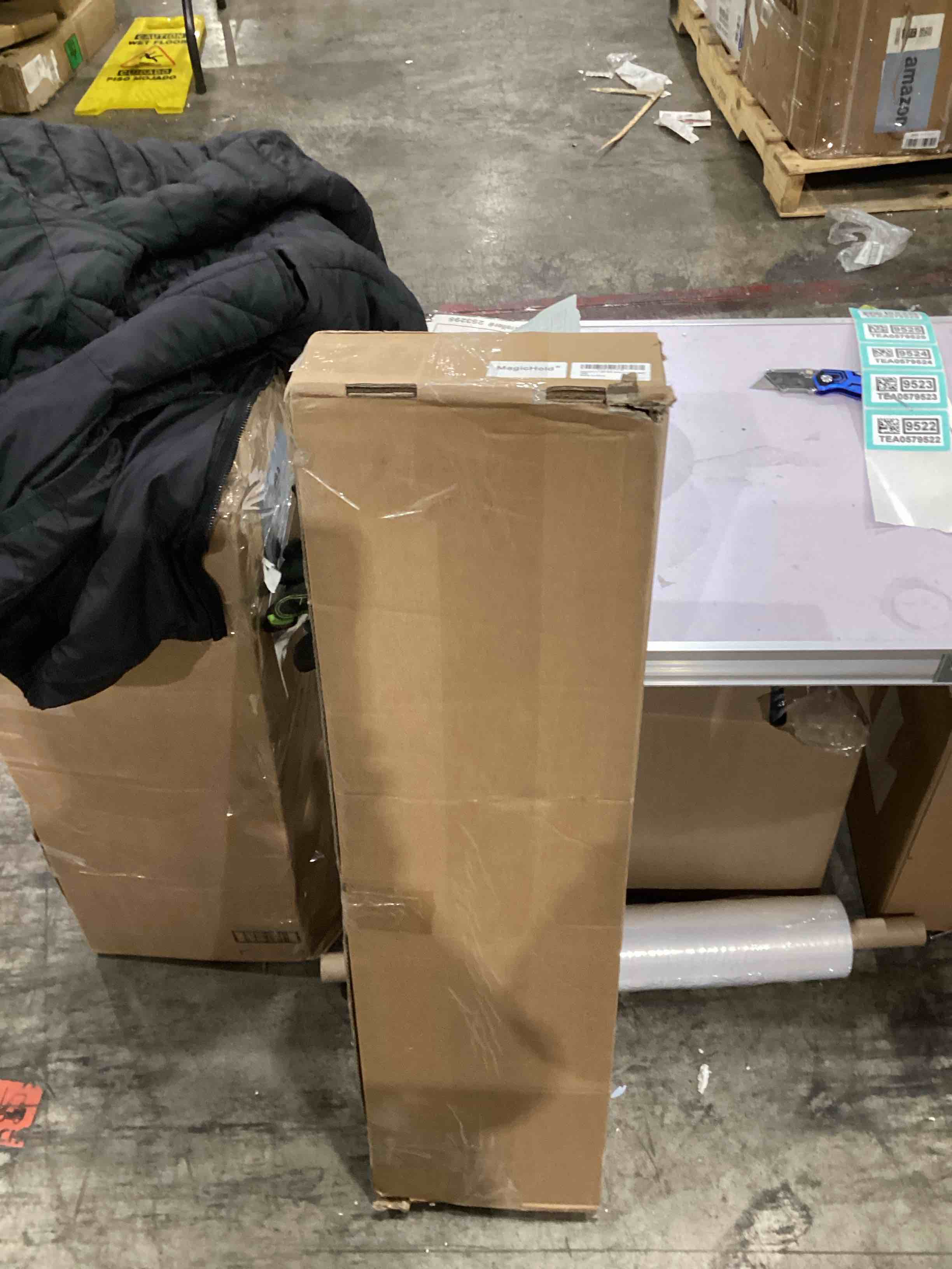https://s3.amazonaws.com/lotting-images-prod/bidfta/TEA0579525_1736774141309.jpeg