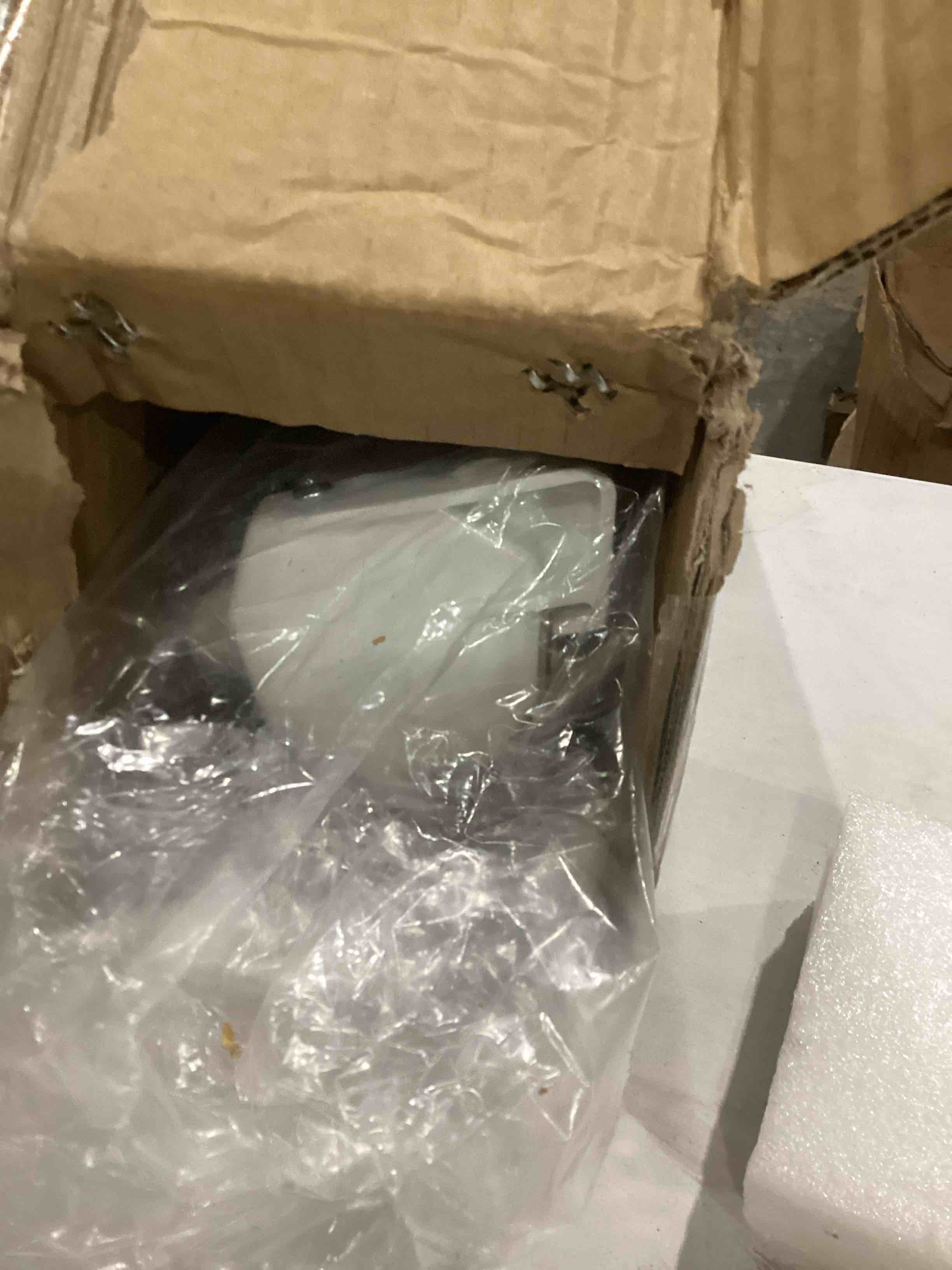 https://s3.amazonaws.com/lotting-images-prod/bidfta/TEA0583163_1735591323359.jpeg