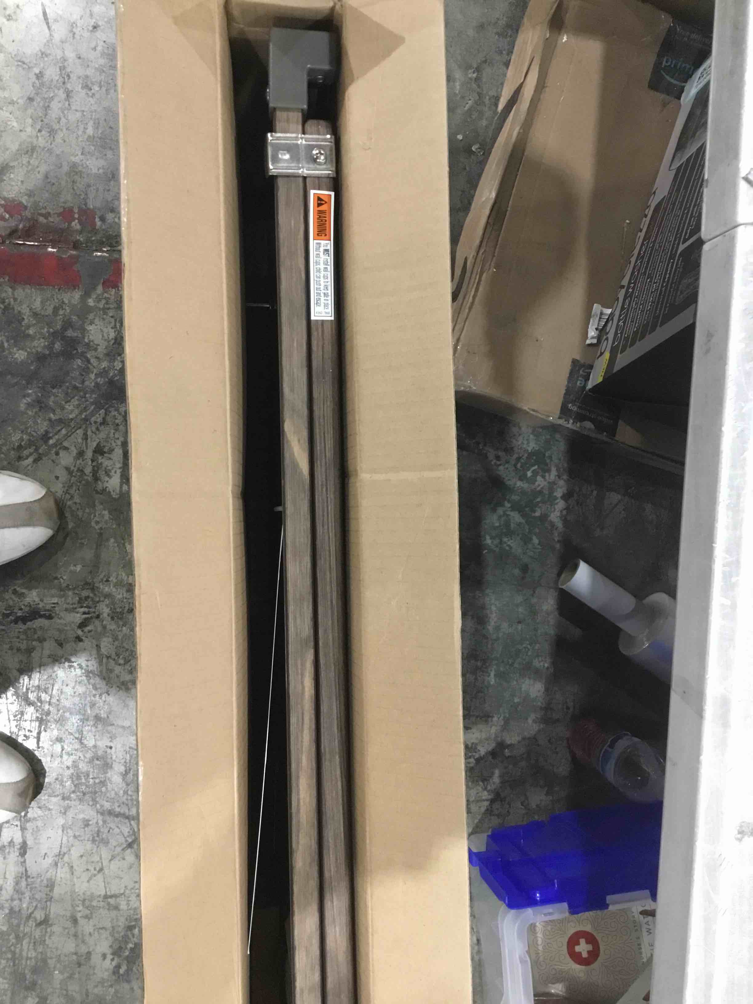 https://s3.amazonaws.com/lotting-images-prod/bidfta/TEA0584295_1742838821803.jpeg