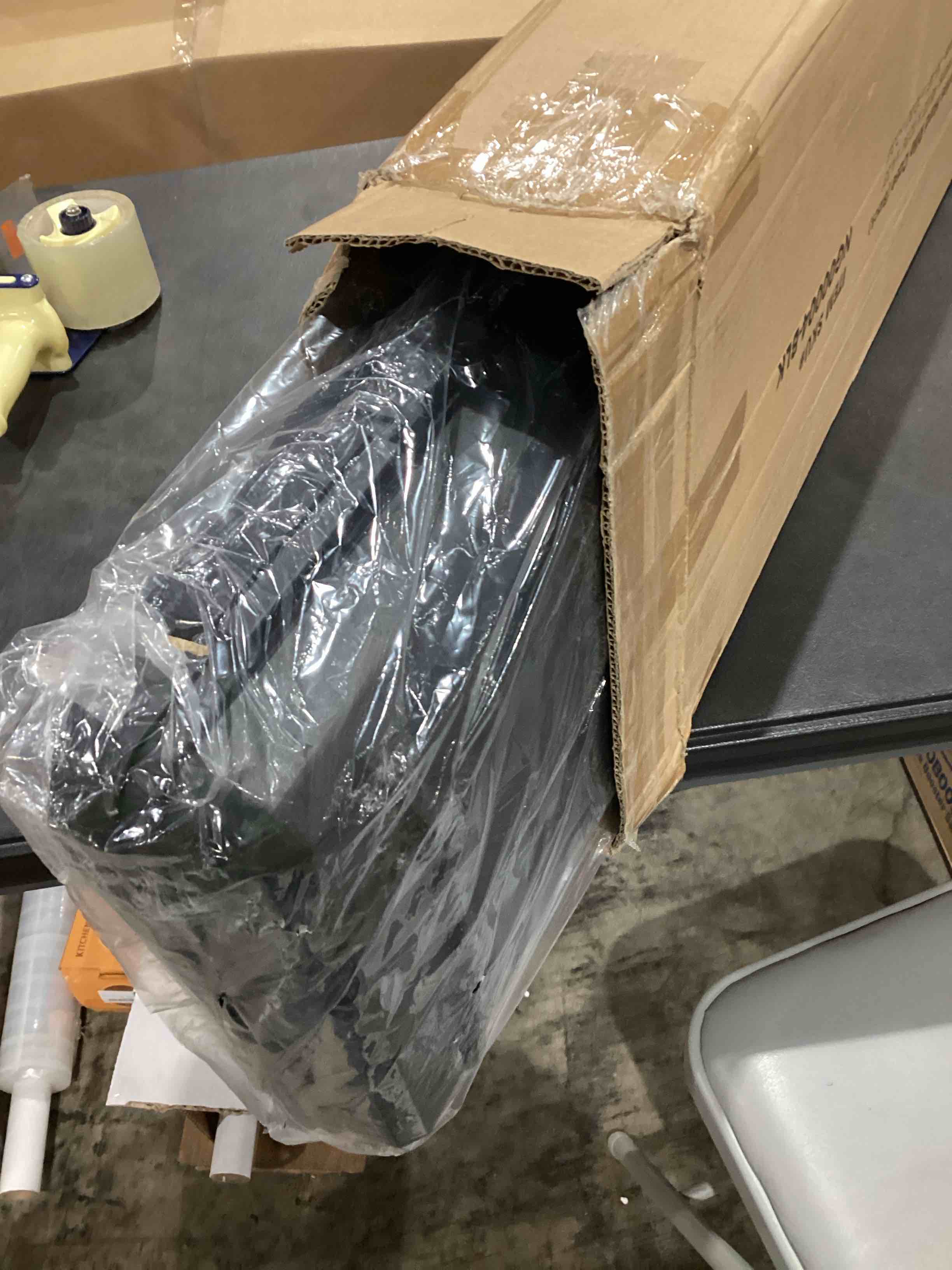 https://s3.amazonaws.com/lotting-images-prod/bidfta/TEA0584792_1742297605391.jpeg