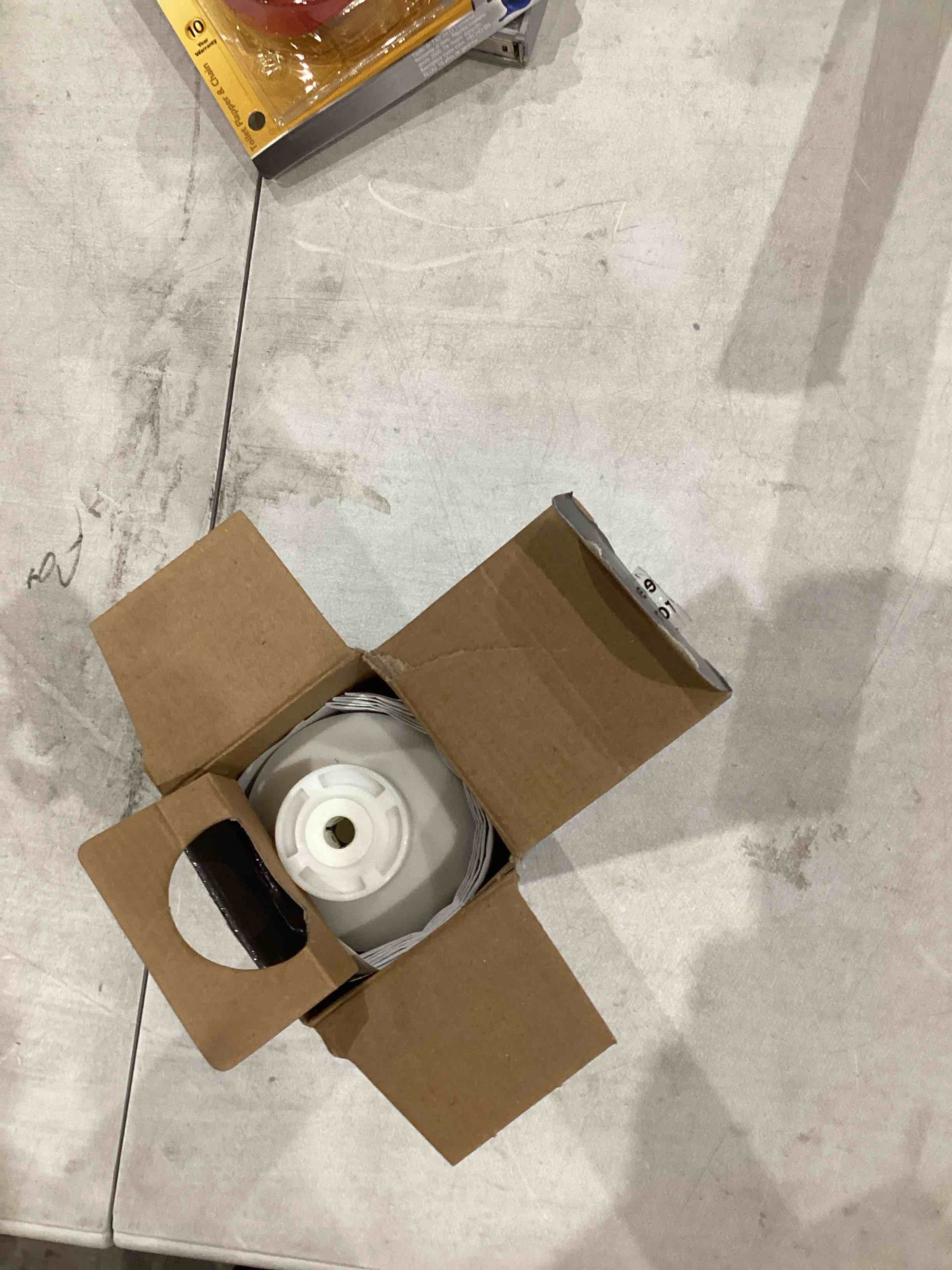 https://s3.amazonaws.com/lotting-images-prod/bidfta/TEA0585271_1741694920890.jpeg